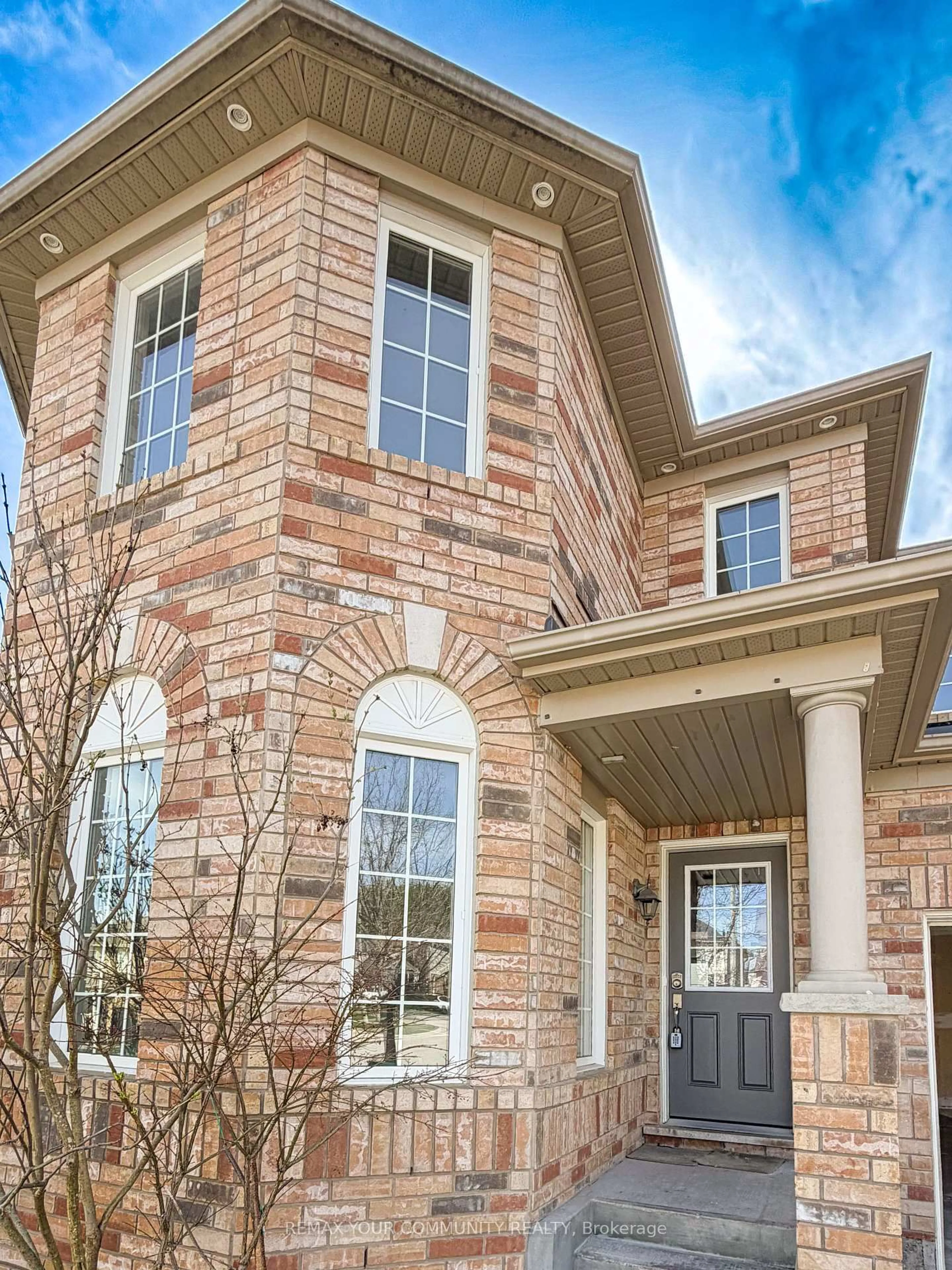 Home with brick exterior material, street for 18 Gordon Dr, New Tecumseth Ontario L9R 0J1