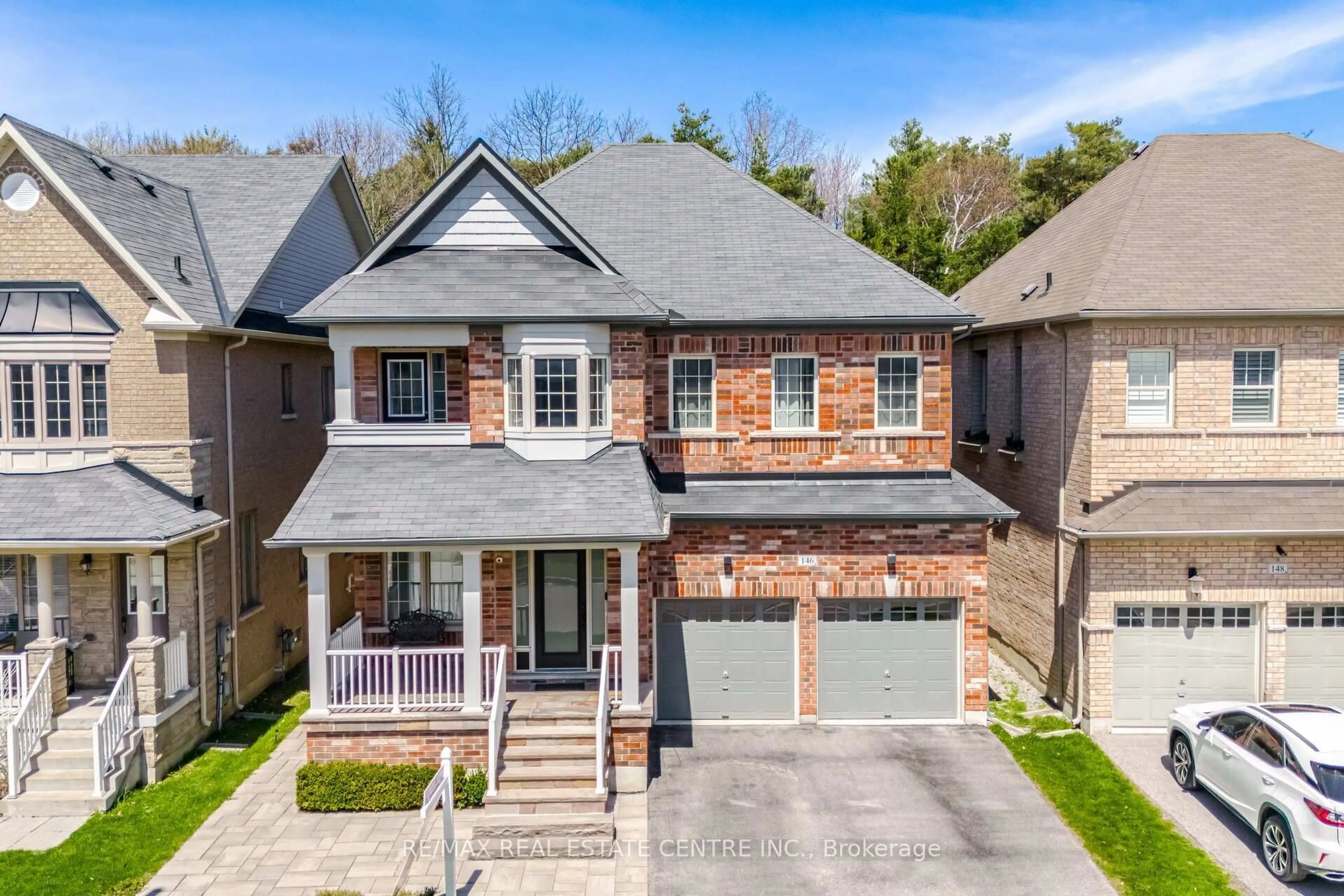 A pic from outside/outdoor area/front of a property/back of a property/a pic from drone, street for 146 Riding Mountain Dr, Richmond Hill Ontario L4E 0T9