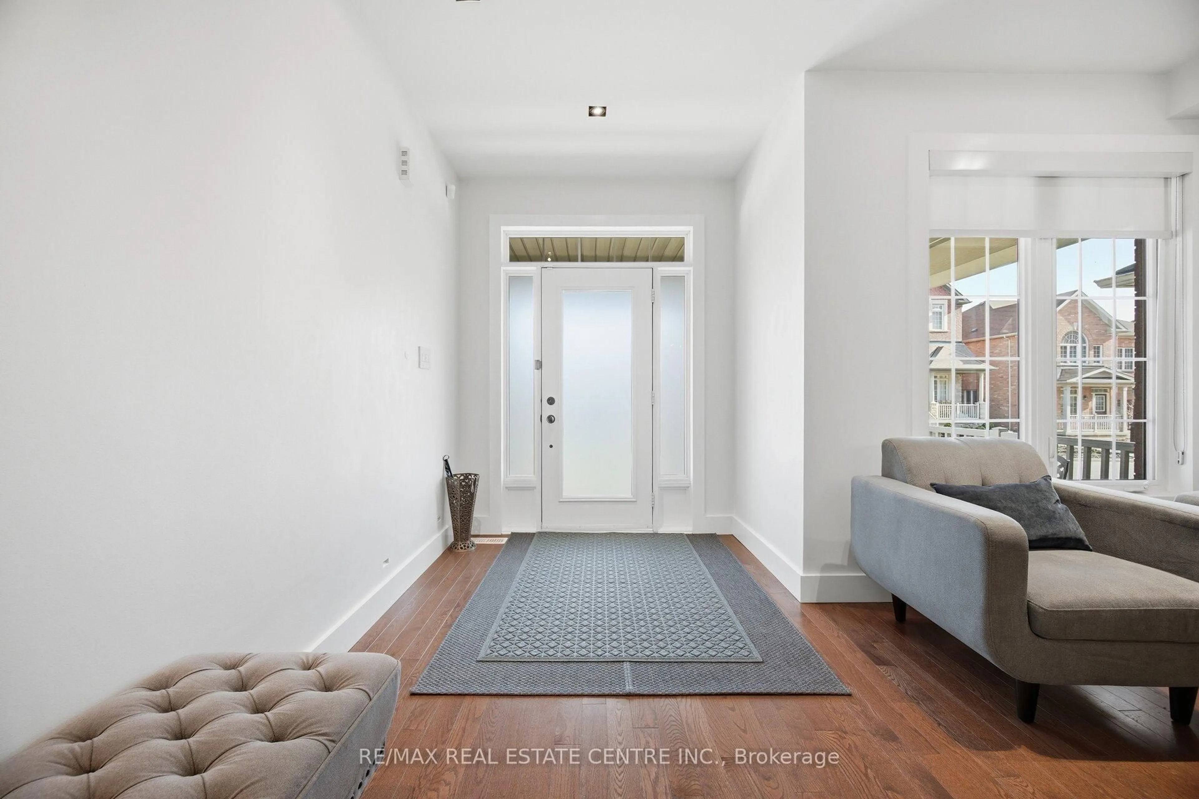 Indoor entryway for 146 Riding Mountain Dr, Richmond Hill Ontario L4E 0T9