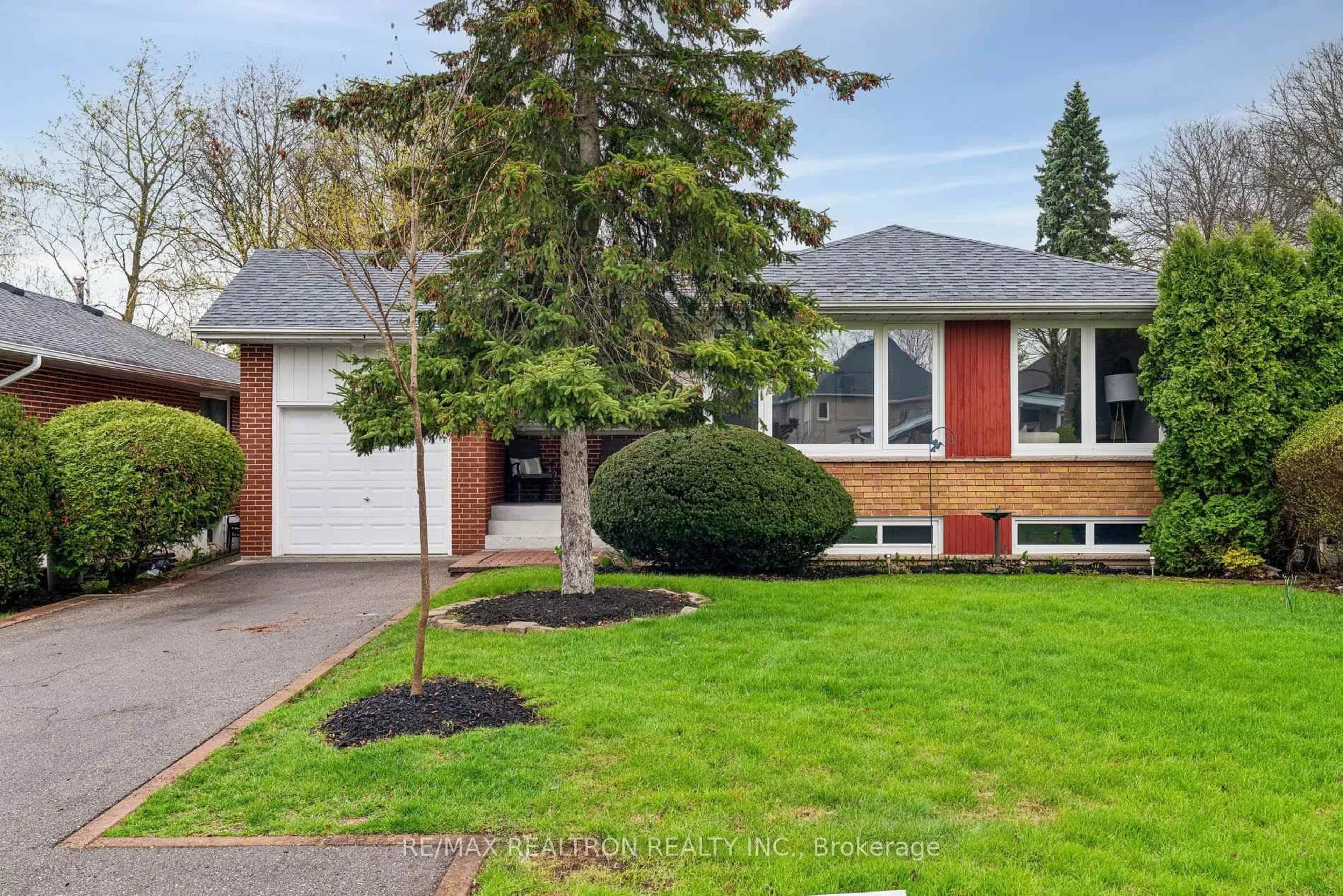 Home with brick exterior material, street for 112 Trayborn Dr, Richmond Hill Ontario L4C 4K7