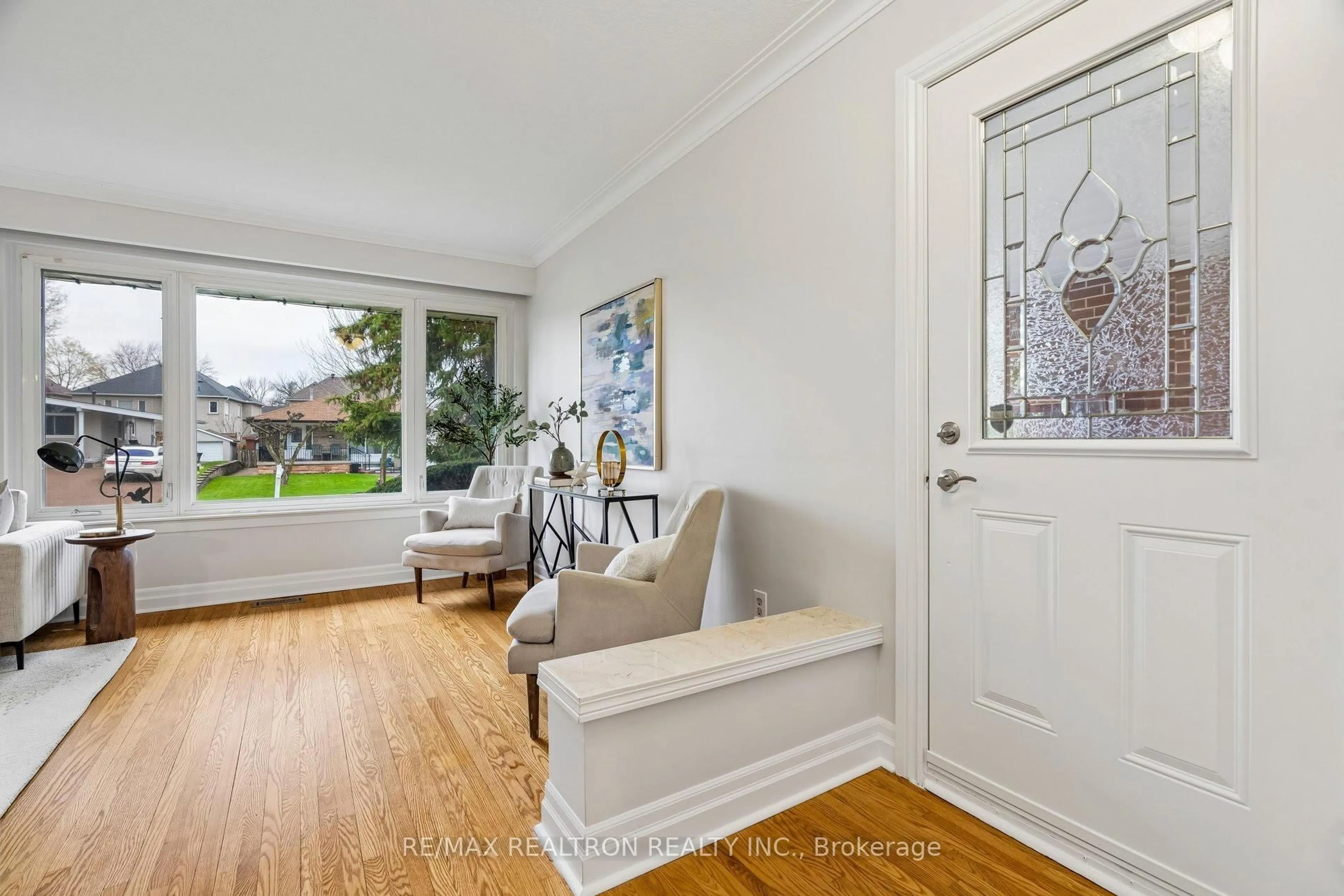 Indoor entryway for 112 Trayborn Dr, Richmond Hill Ontario L4C 4K7