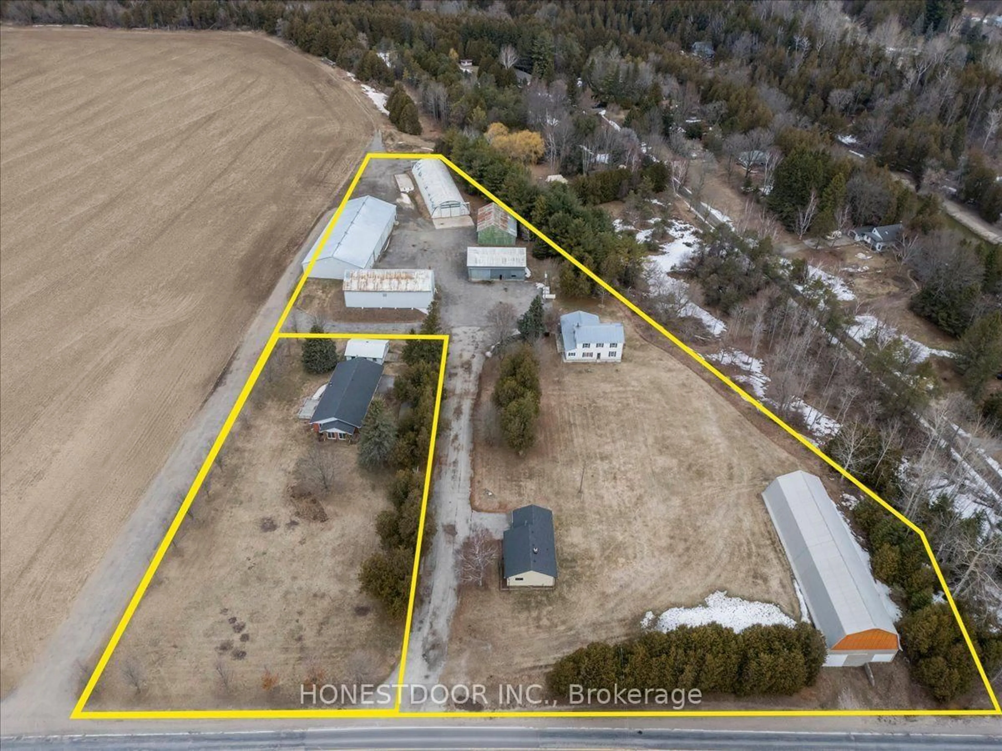 A pic from outside/outdoor area/front of a property/back of a property/a pic from drone, building for 5974 5th Sdrd, Essa Ontario L0L 1N0