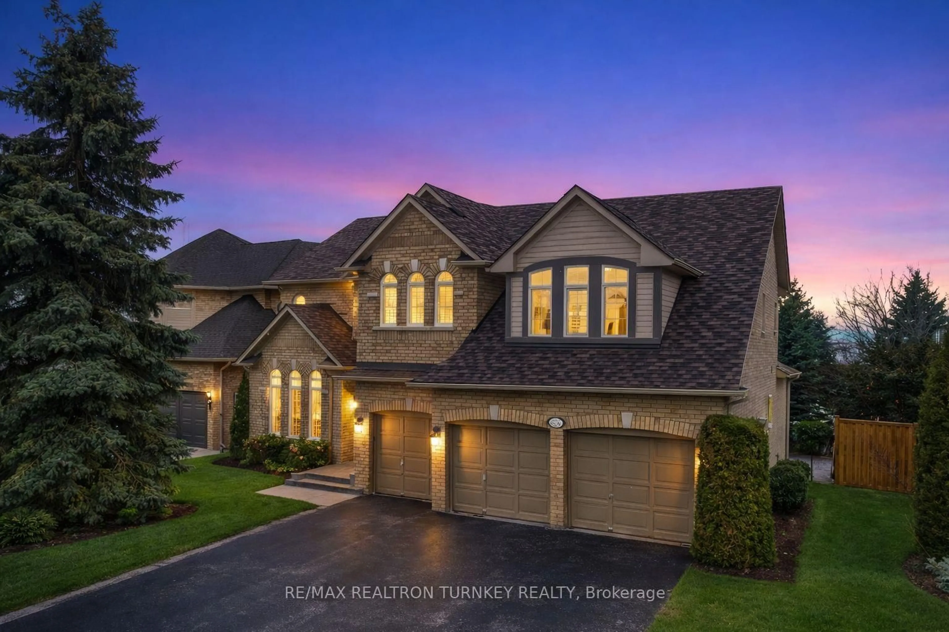 Home with brick exterior material, street for 668 Foxcroft Blvd, Newmarket Ontario L3X 1N3