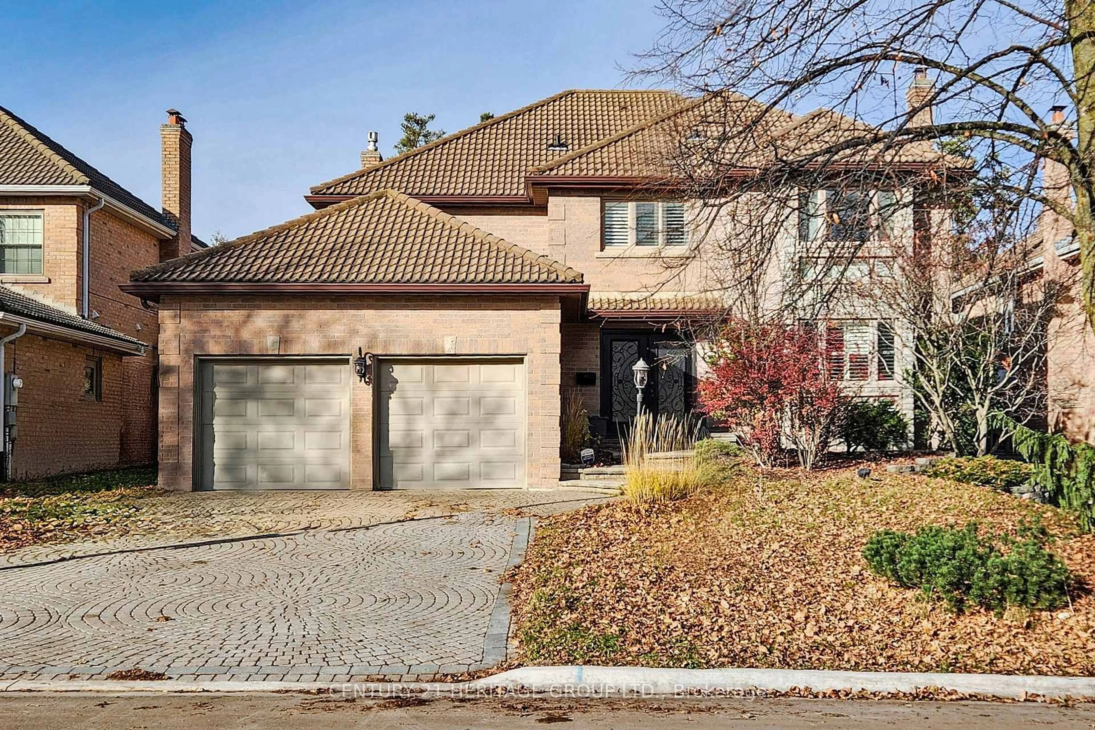 Home with brick exterior material, street for 136 Cranberry Lane, Aurora Ontario L4G 5Z3