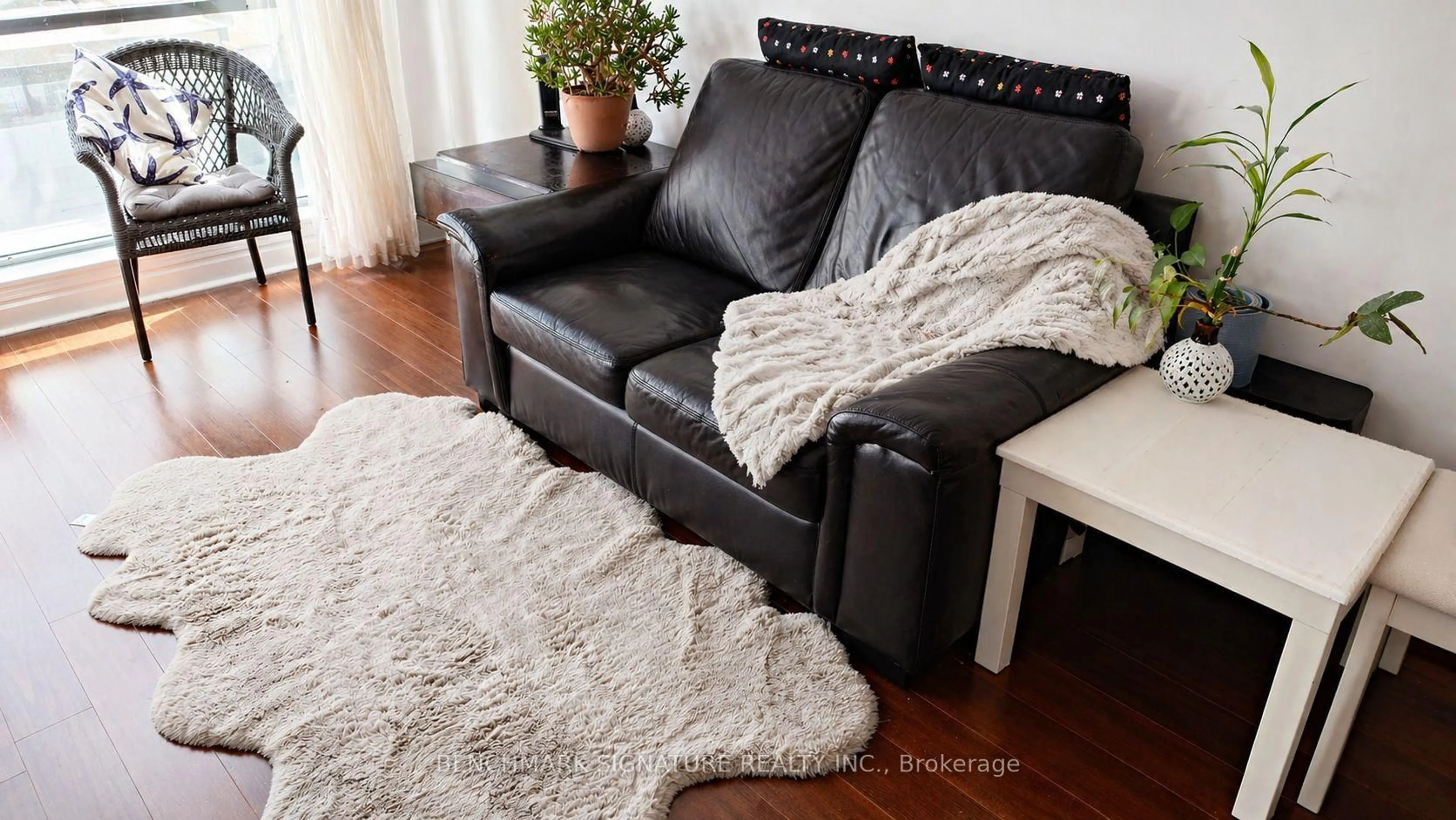 Living room with furniture, carpet floor for 8110 Birchmount Rd #315E, Markham Ontario L6G 0E3