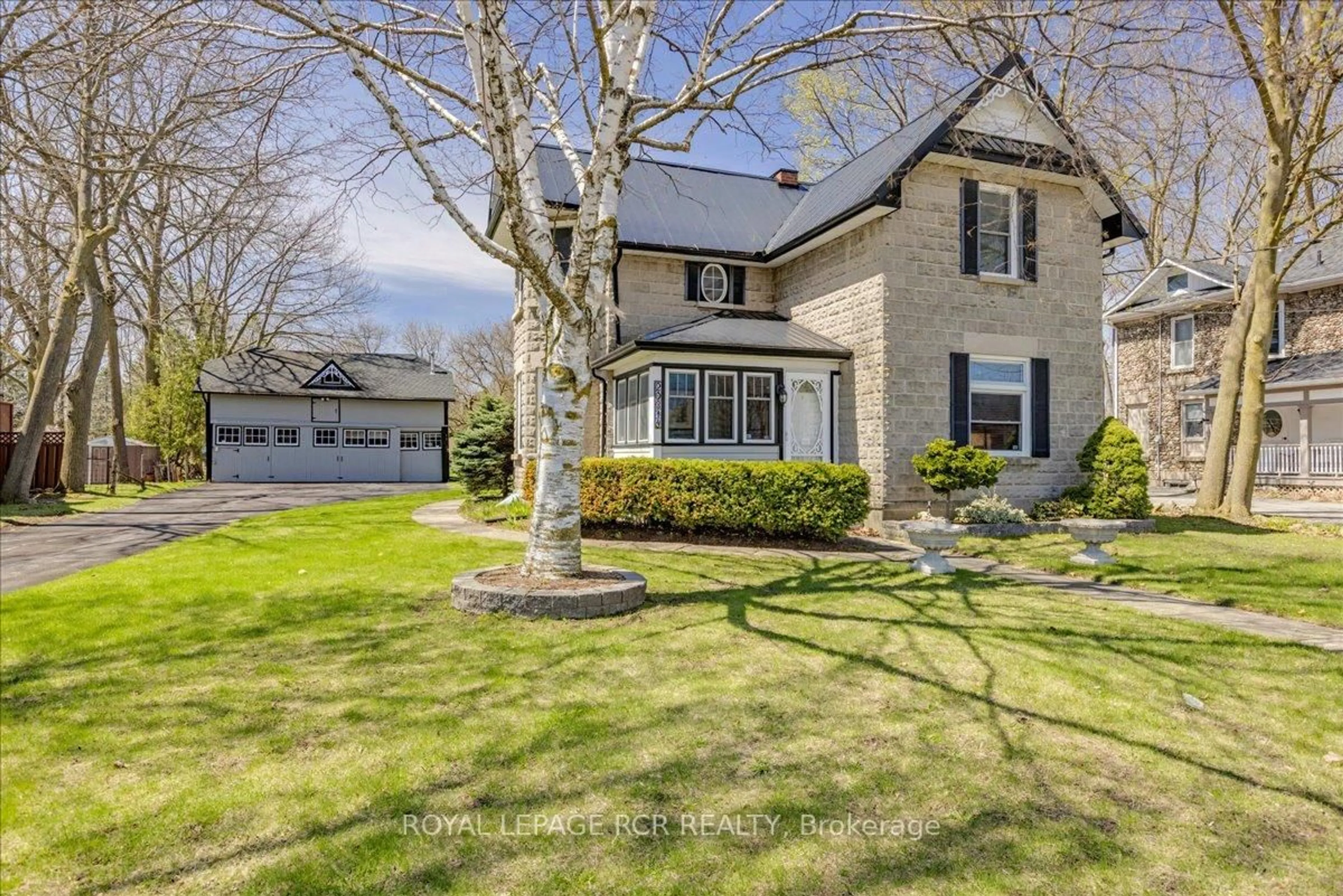 Home with brick exterior material, street for 20314 Leslie St, East Gwillimbury Ontario L0G 1R0