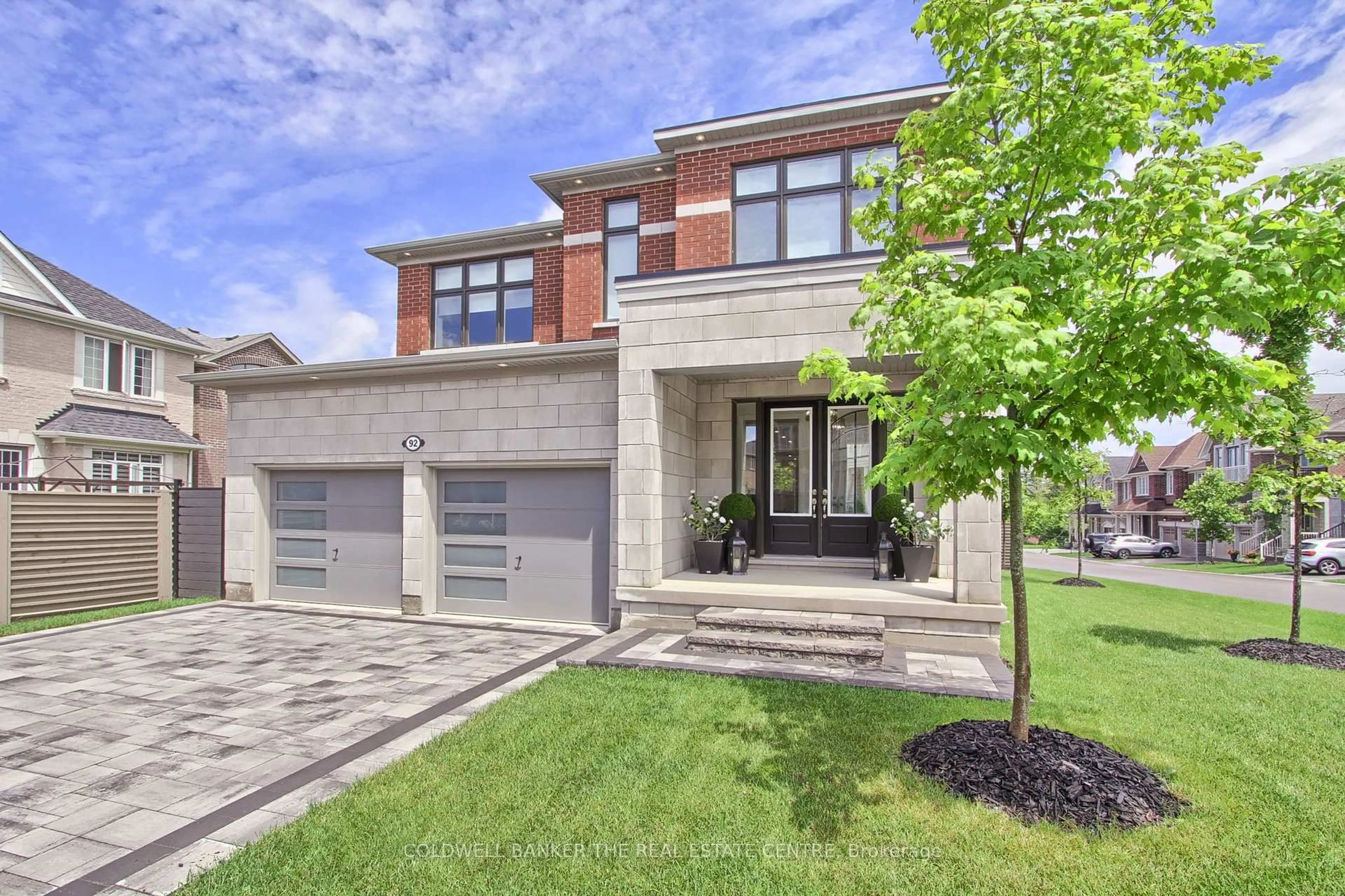 Home with brick exterior material, street for 92 Maple Fields Circ, Aurora Ontario L4G 0P5