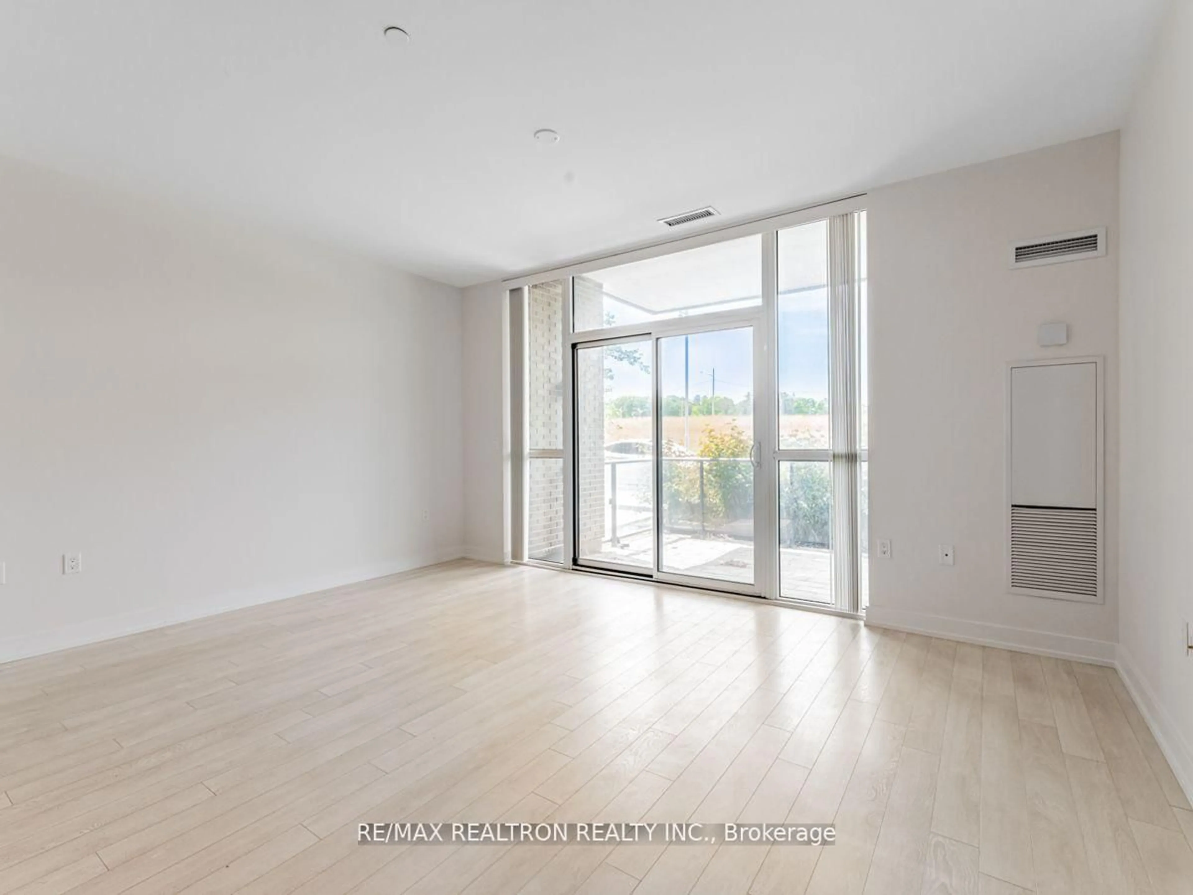 A pic of a room for 375 Sea Ray Ave #142, Innisfil Ontario L9S 0N9