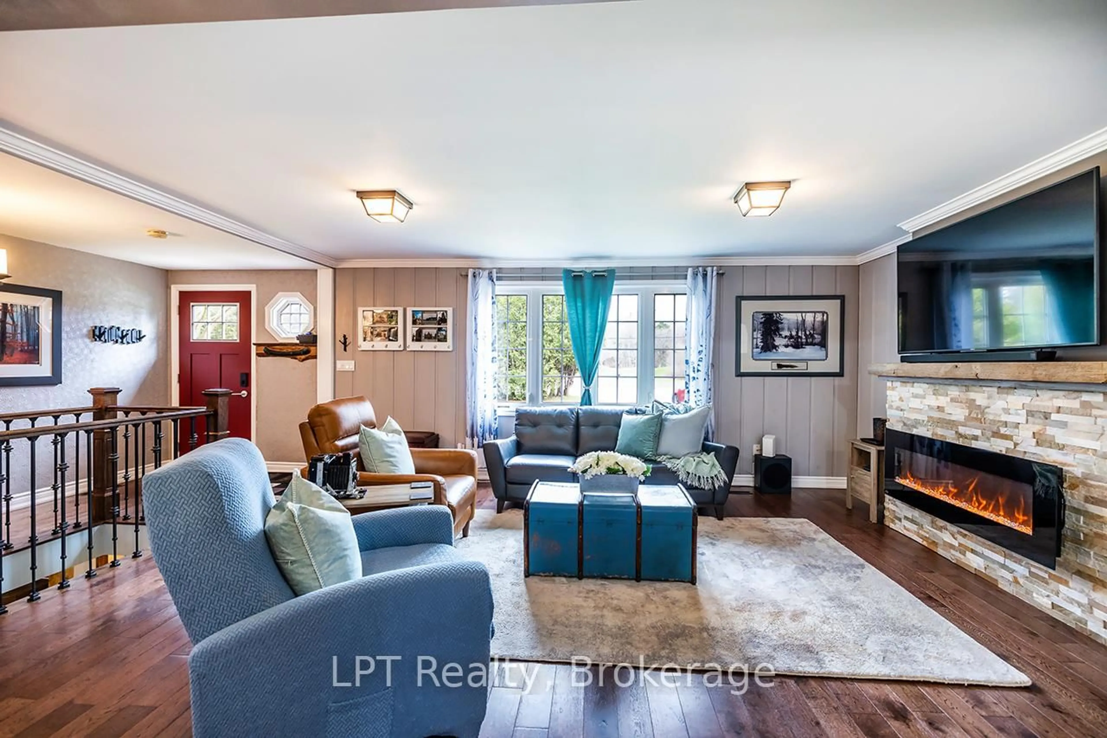 Living room with furniture, unknown for 273 Reach St, Uxbridge Ontario L9P 0C1