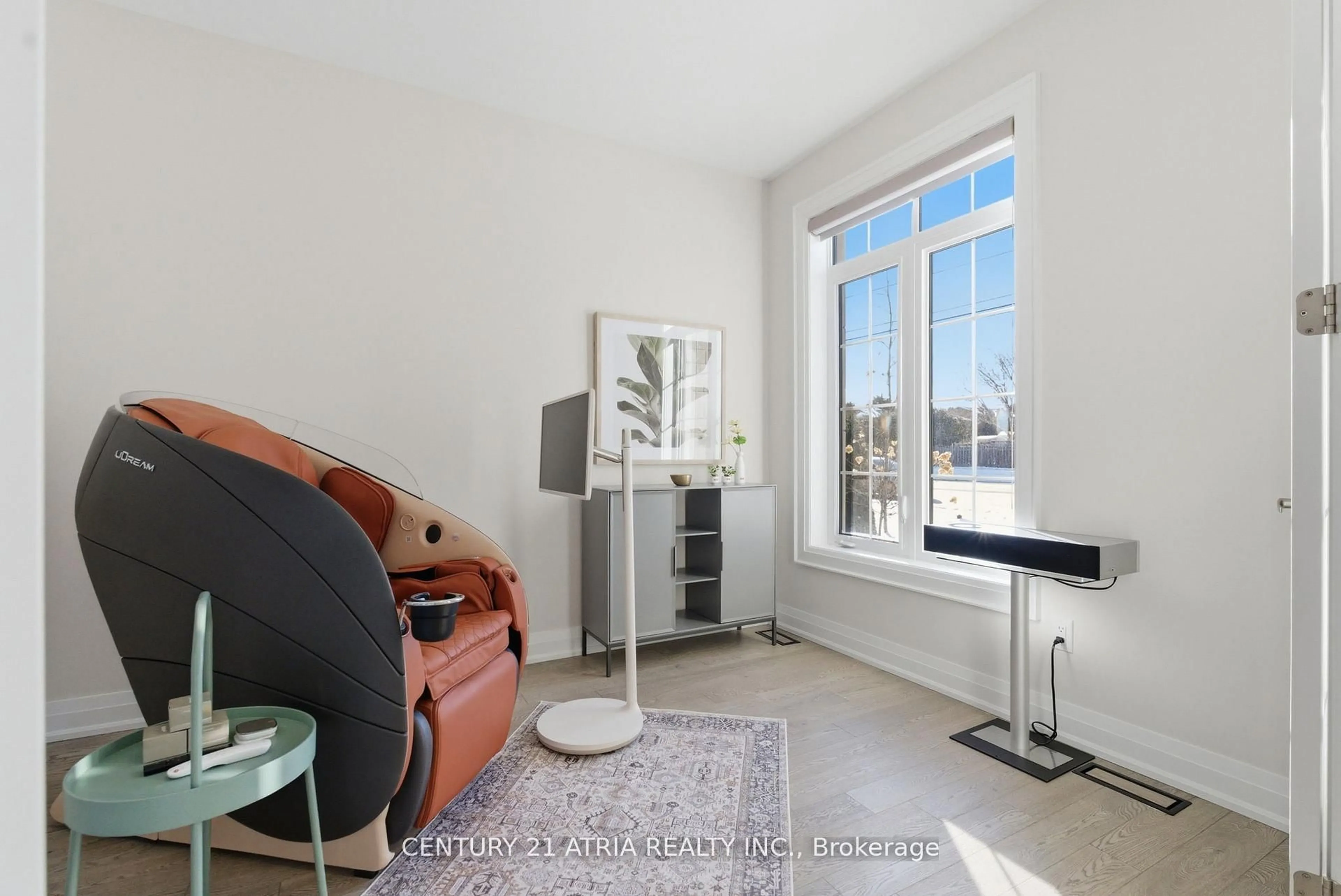 Living room with furniture, unknown for 5160 16th Ave, Markham Ontario L6C 2H1