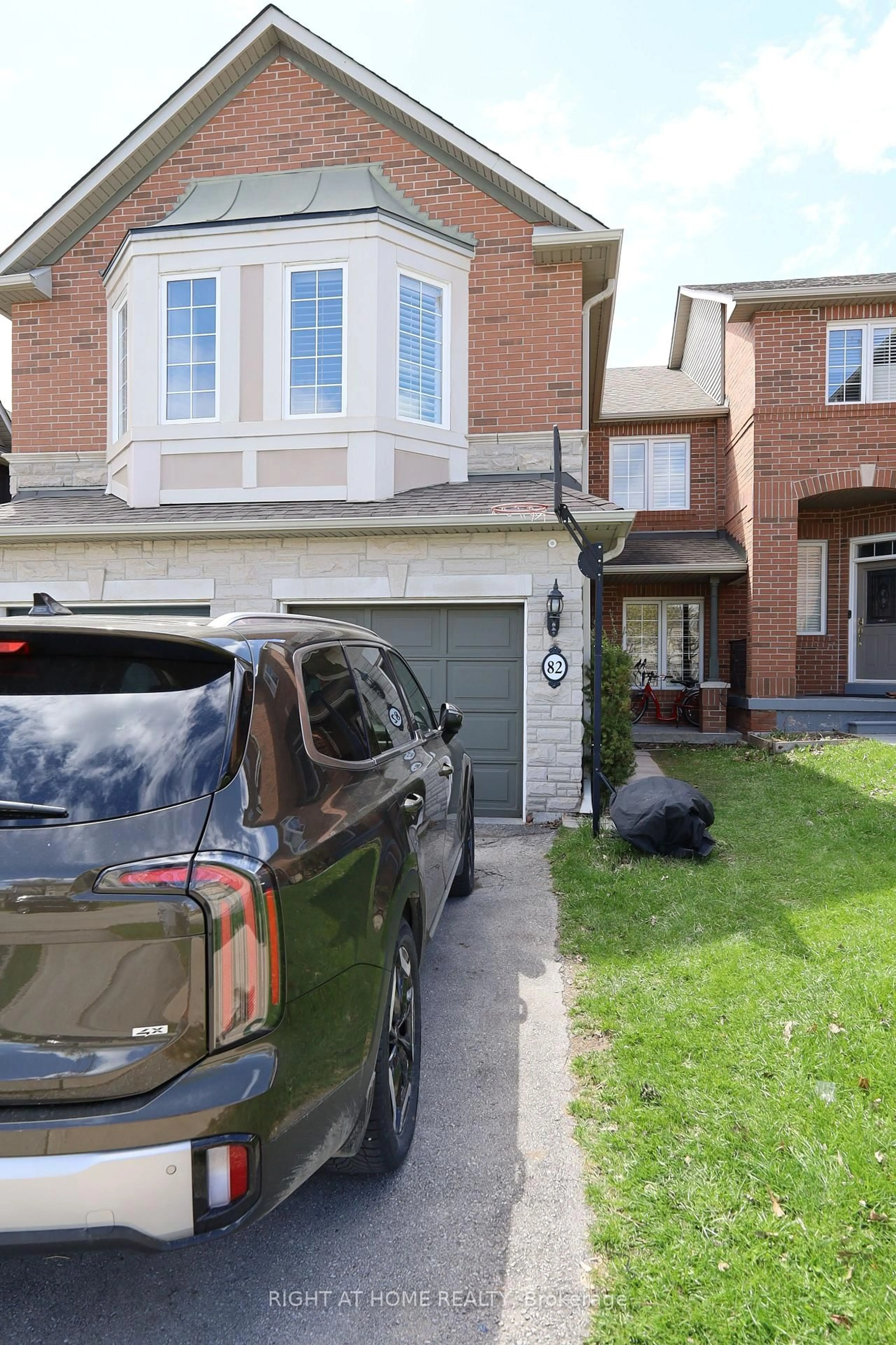 Unknown for 82 Colesbrook Rd, Richmond Hill Ontario L4S 2G5