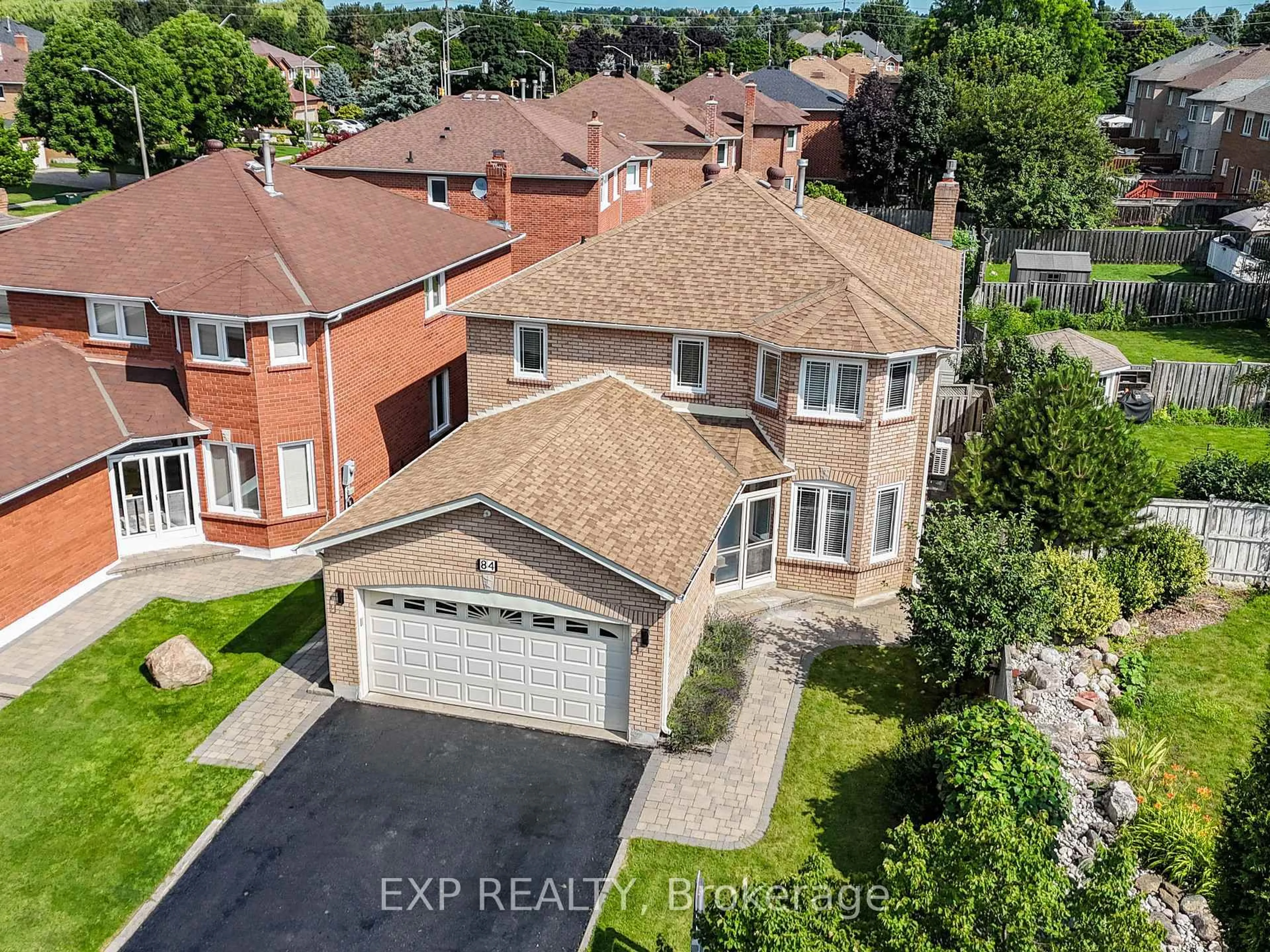 A pic from outside/outdoor area/front of a property/back of a property/a pic from drone, street for 84 Lagani Ave, Richmond Hill Ontario L4B 3C6