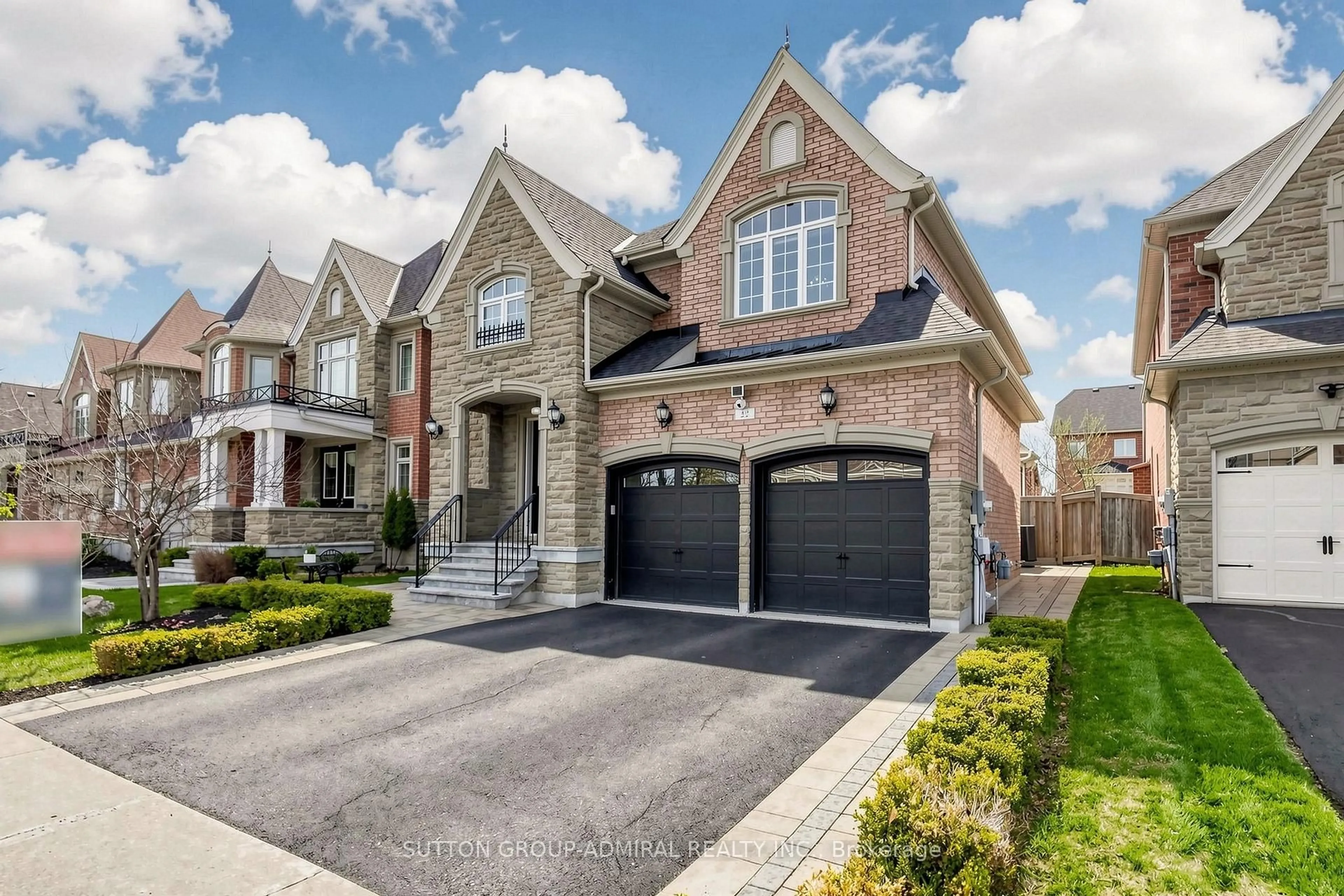 Home with brick exterior material, street for 32 Nicort Rd, King Ontario L7B 0B6
