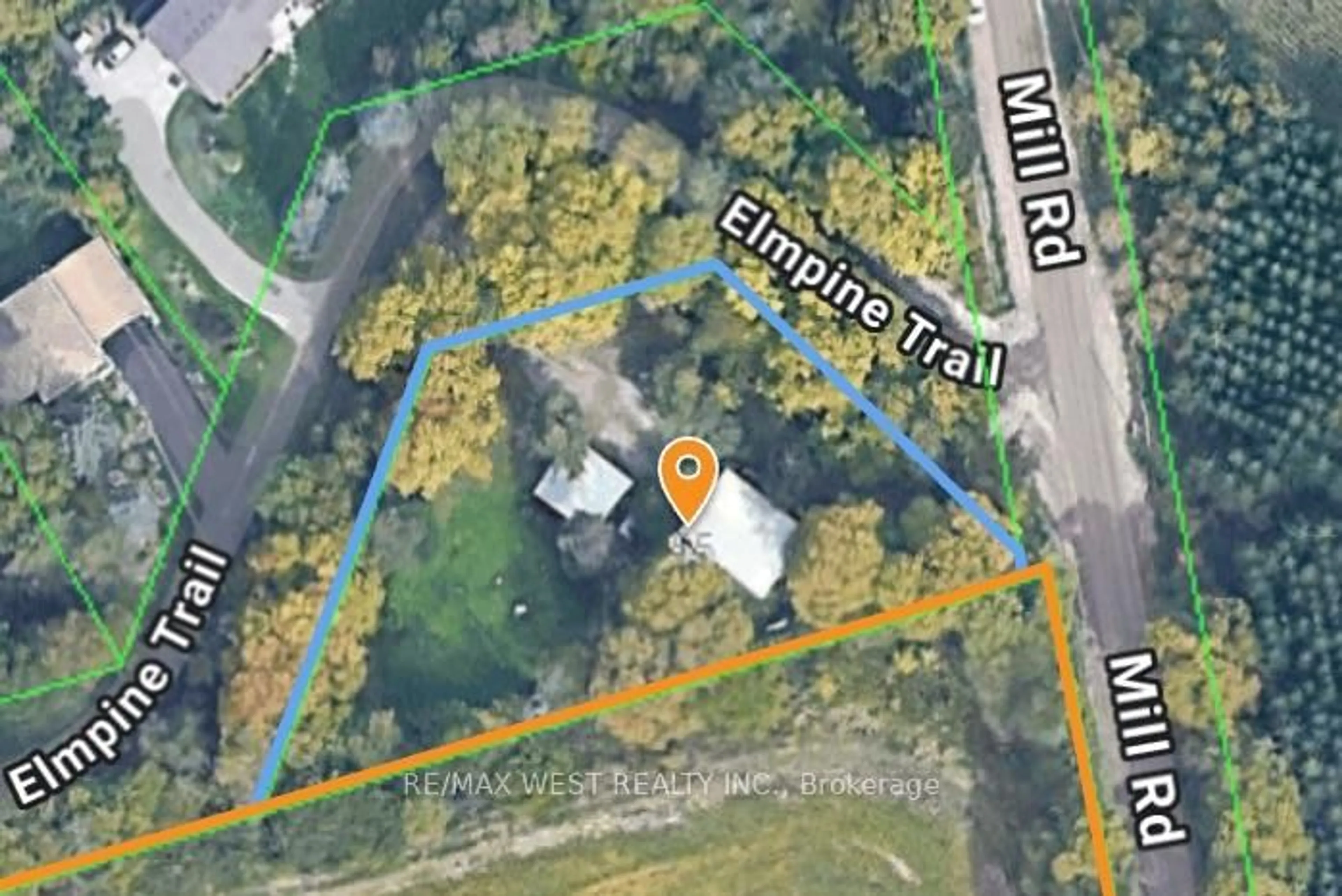 A pic from outside/outdoor area/front of a property/back of a property/a pic from drone, unknown for 55 Elmpine Tr, King Ontario L7B 1K4