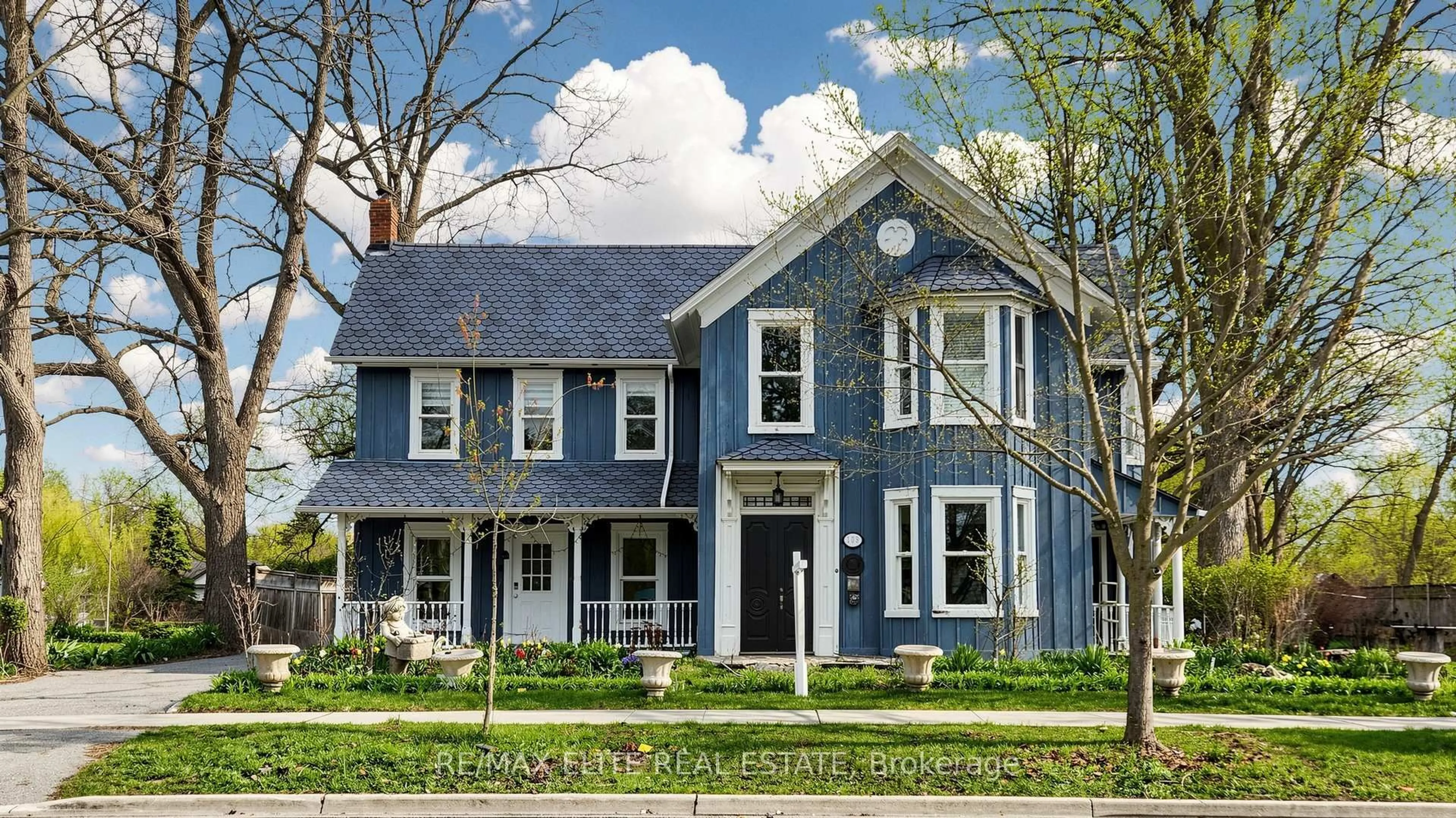 Home with vinyl exterior material, street for 109 Main St, Markham Ontario L3R 2G1