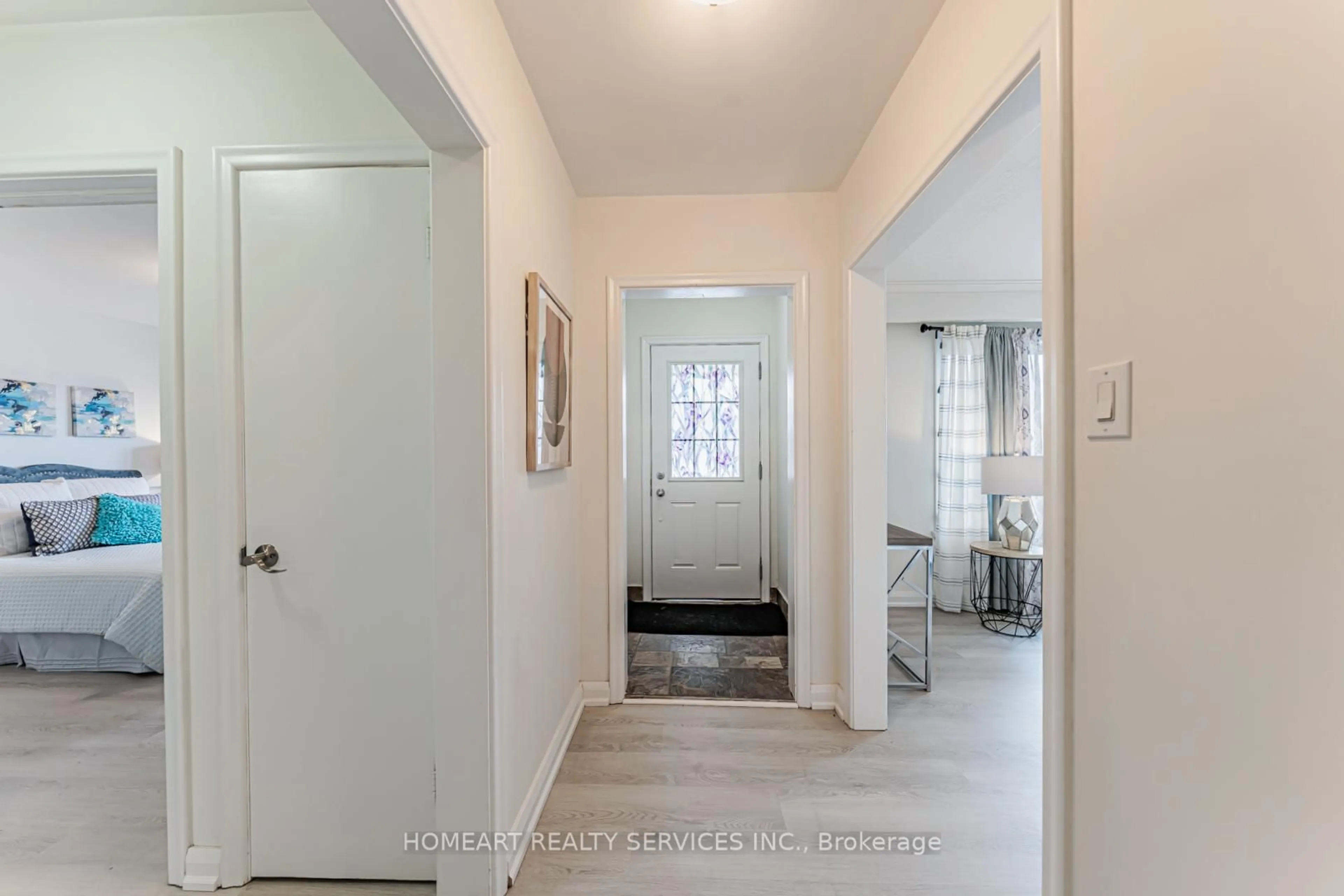 Indoor entryway for 12223 Ninth Line, Whitchurch-Stouffville Ontario L4A 3A1