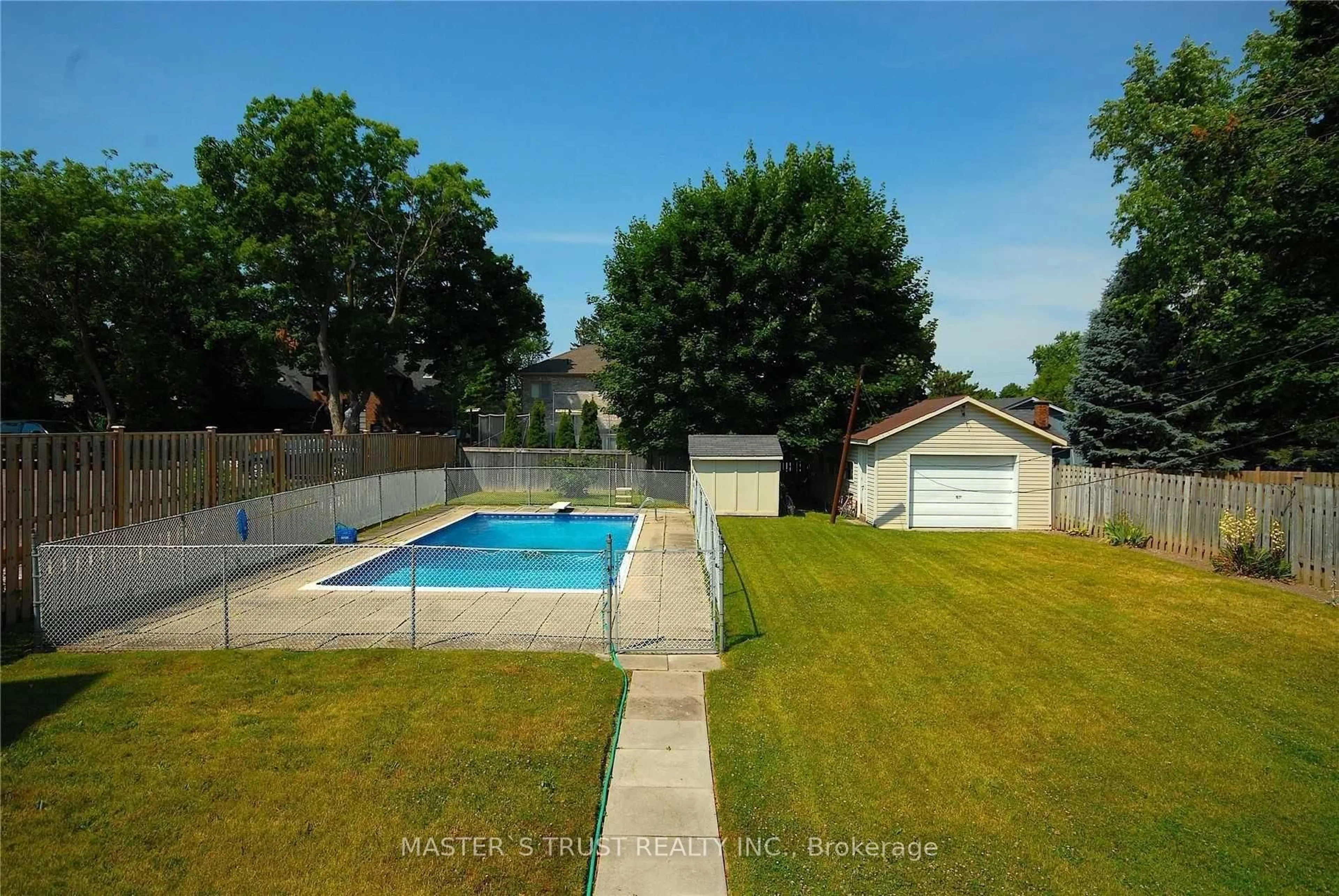 Pool for 354 Main St, Markham Ontario L3P 1Z1