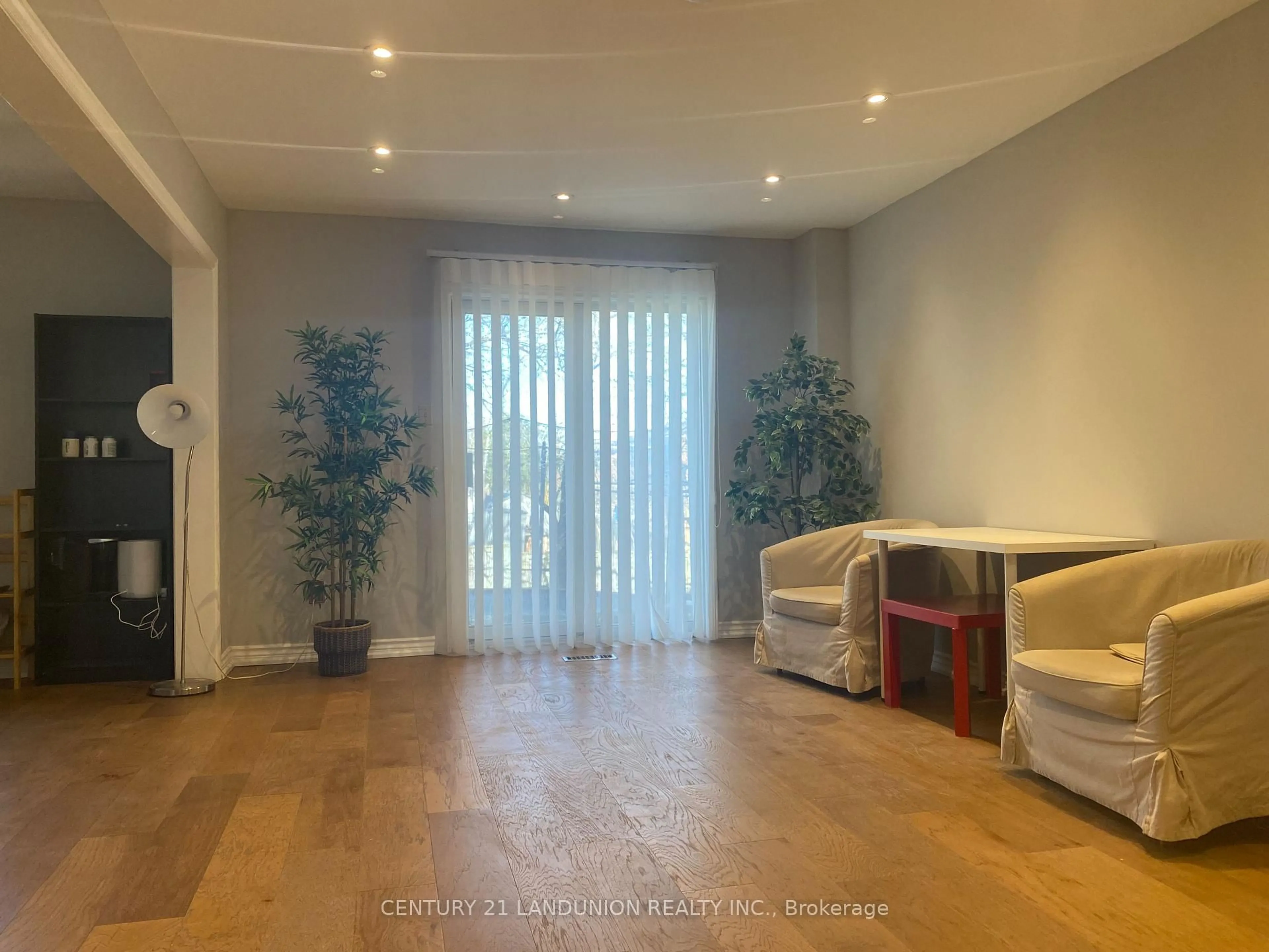 Indoor foyer for 329 Atha Ave, Richmond Hill Ontario L4C 6A8