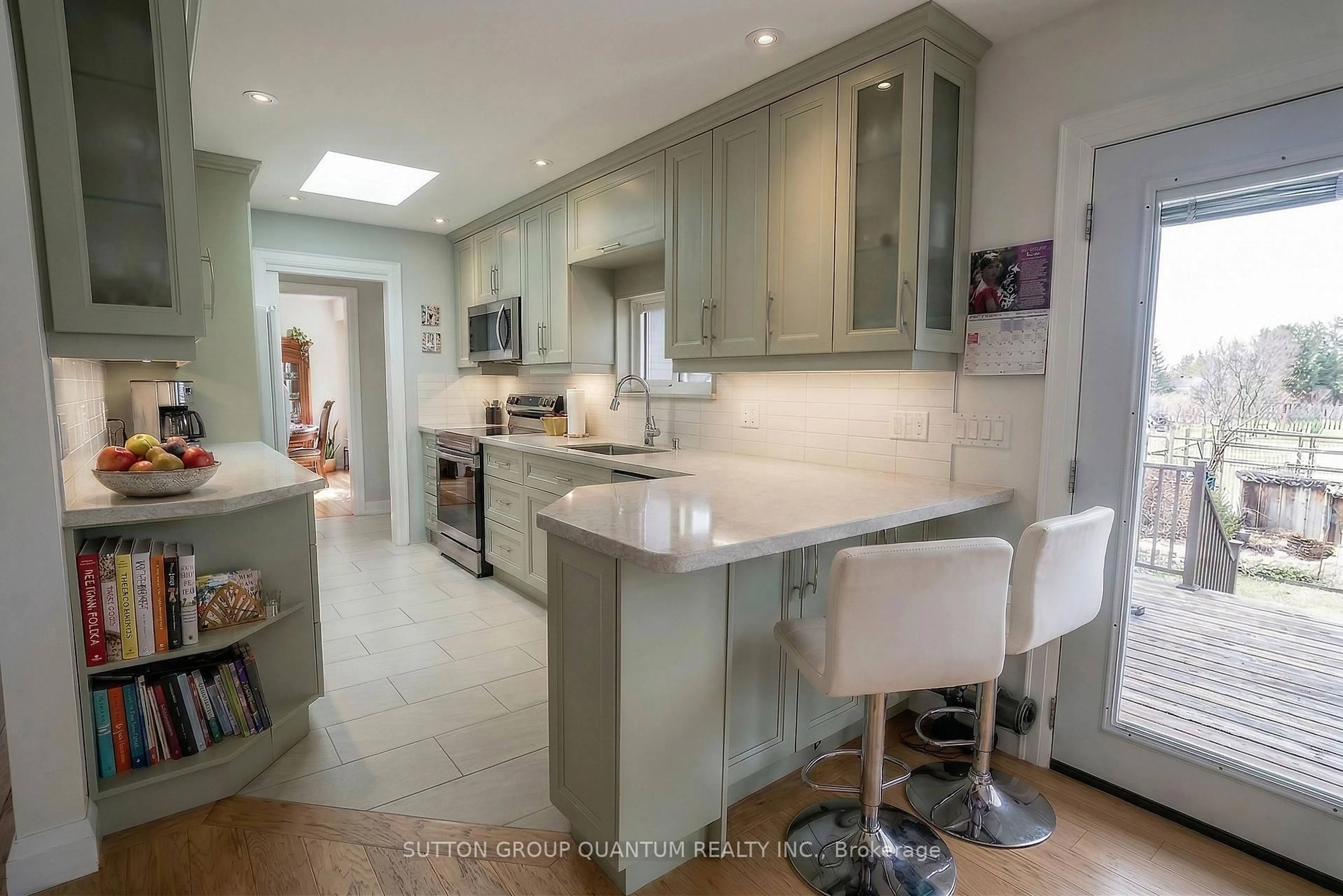 Open concept kitchen, unknown for 7171 9th Line, New Tecumseth Ontario L0G 1A0