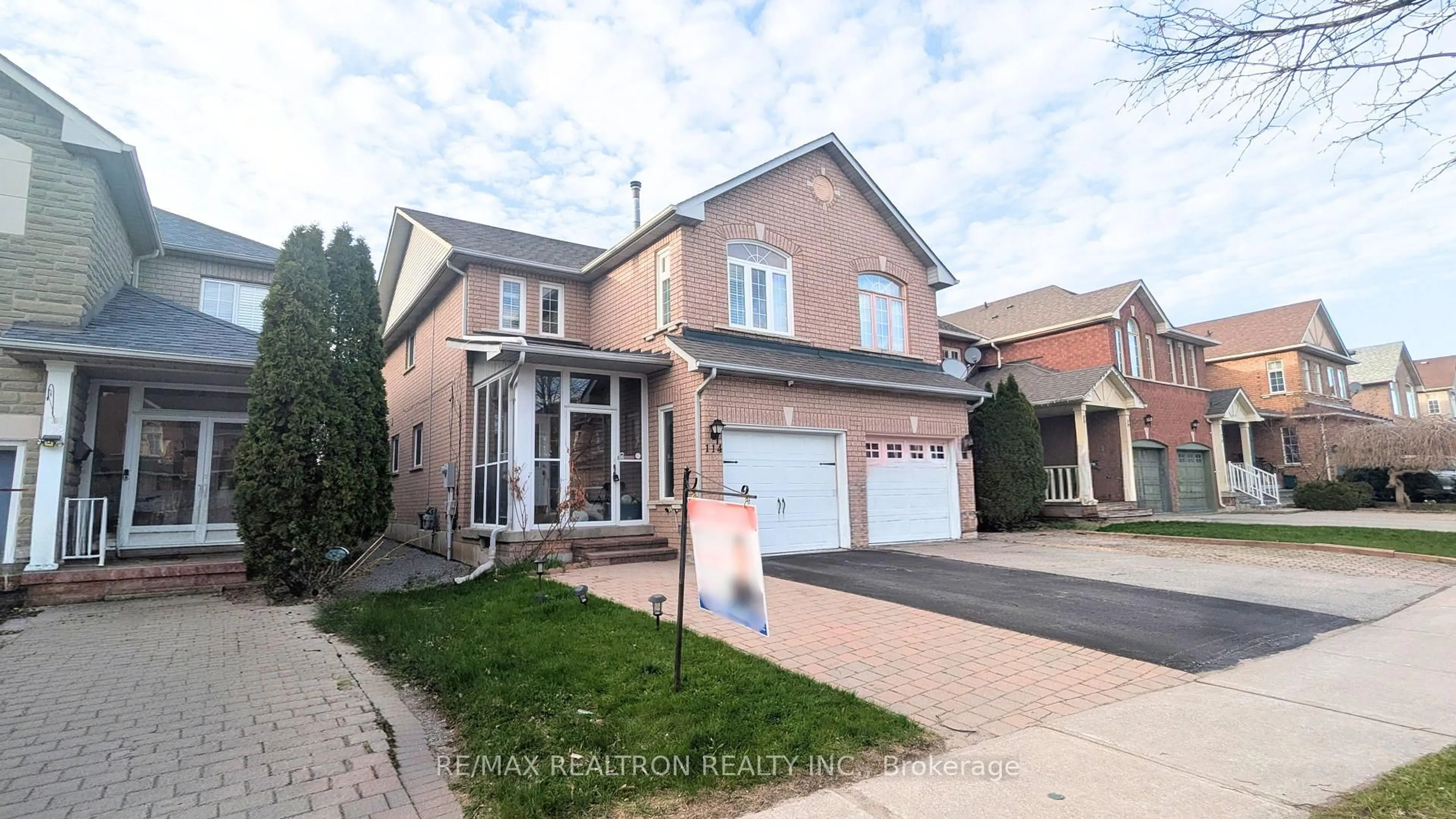 Home with brick exterior material, street for 114 Trail Ridge Lane, Markham Ontario L6C 2C2