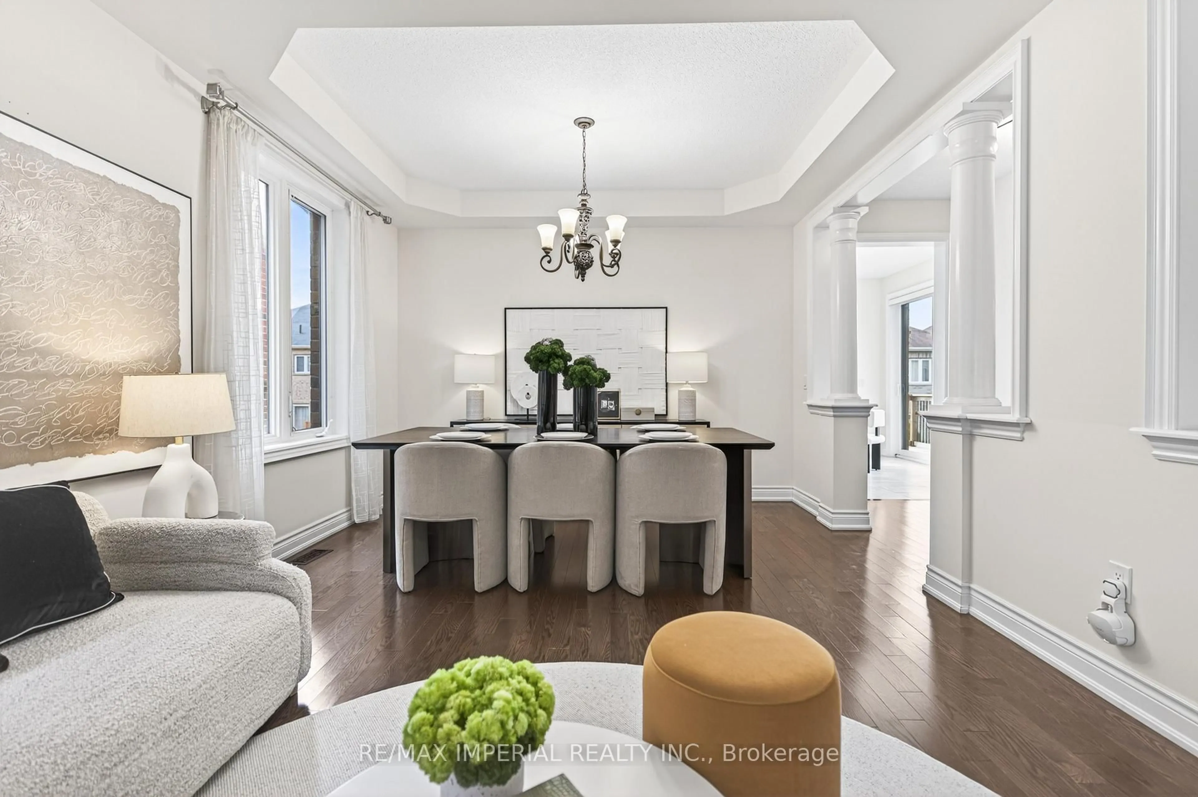 Living room with furniture, unknown for 28 Mancini Cres, Richmond Hill Ontario L4E 0T1