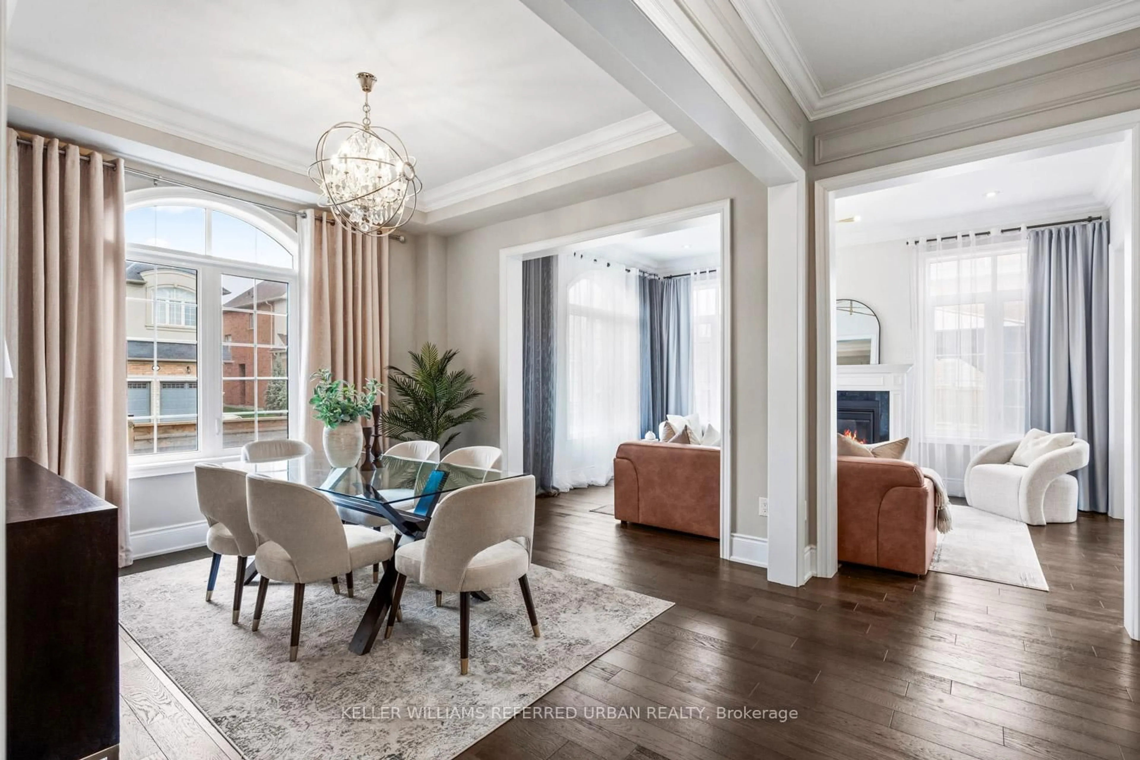 Living room with furniture, unknown for 79 Chaiwood Crt, Vaughan Ontario L6A 0V9
