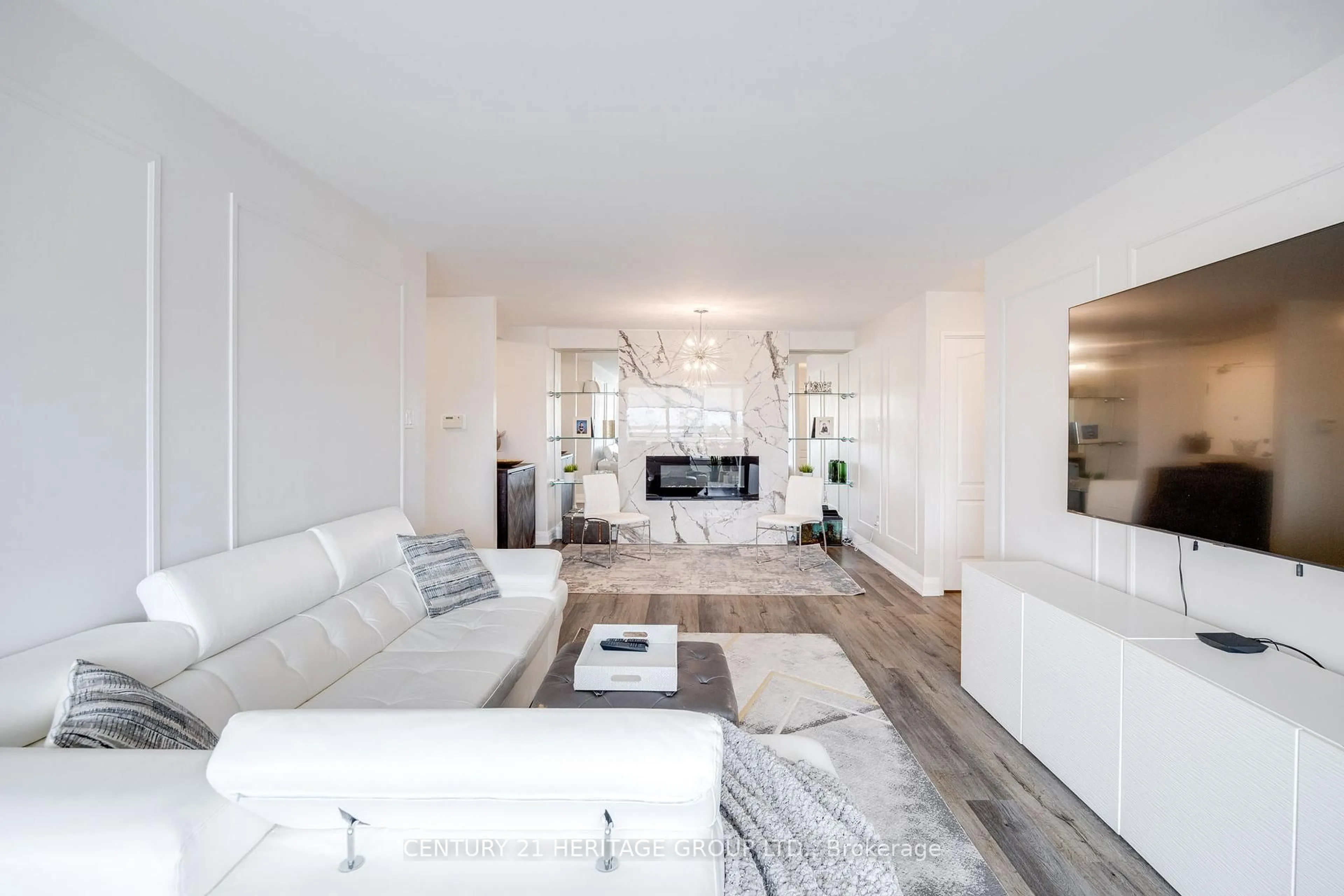 Living room with furniture, unknown for 7 Townsgate Dr #707, Vaughan Ontario L4J 7Z9