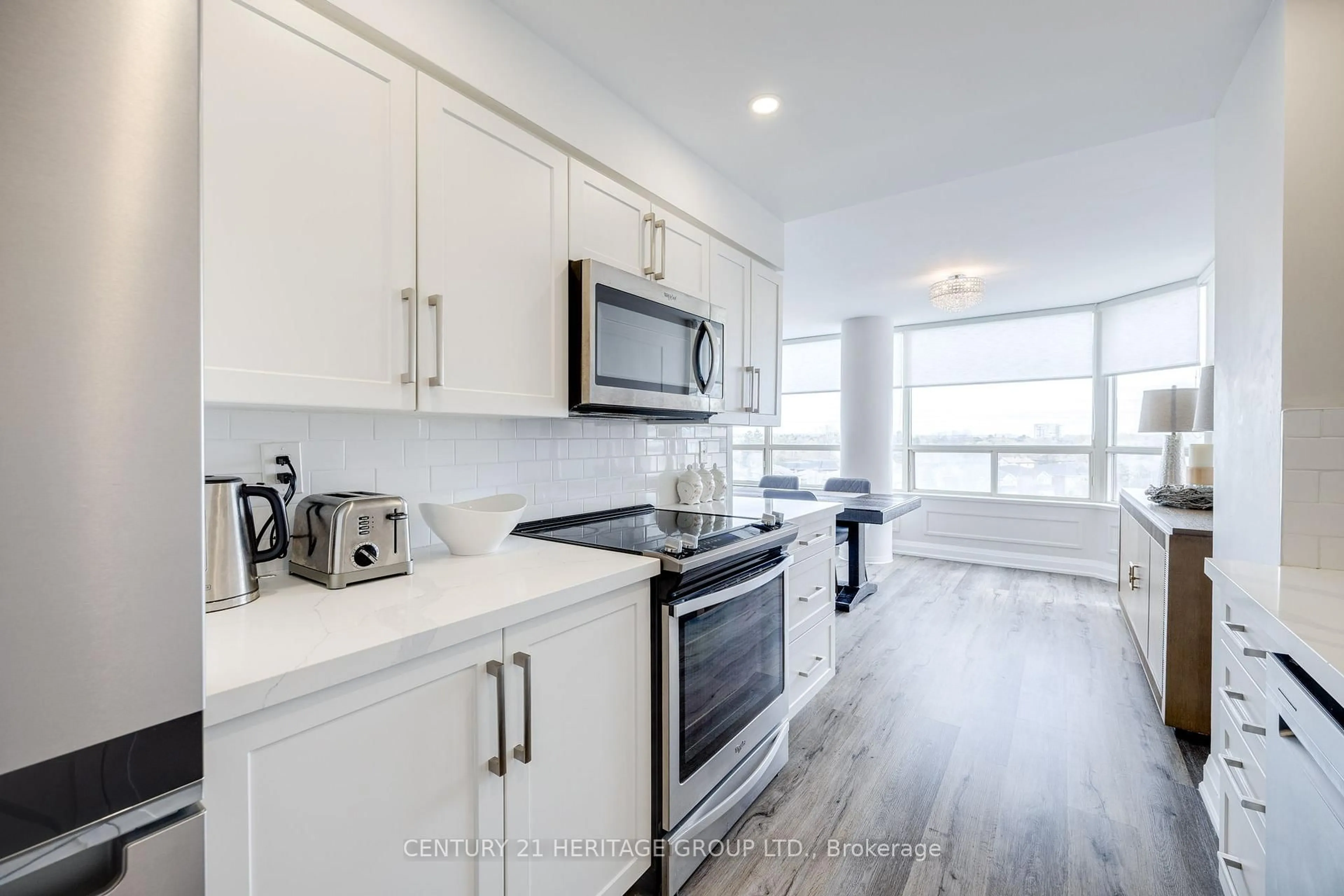 Open concept kitchen, unknown for 7 Townsgate Dr #707, Vaughan Ontario L4J 7Z9