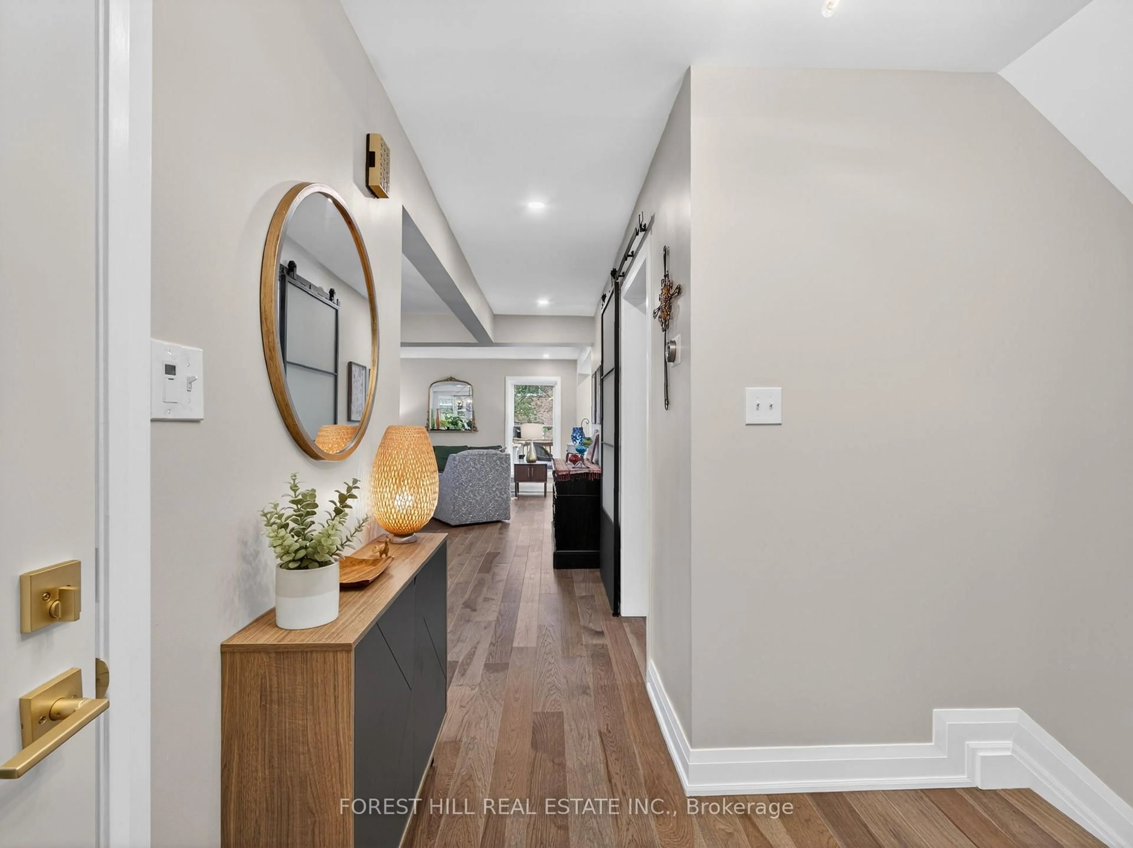 Indoor entryway for 103 Eleanor Circ, Richmond Hill Ontario L4C 6K6