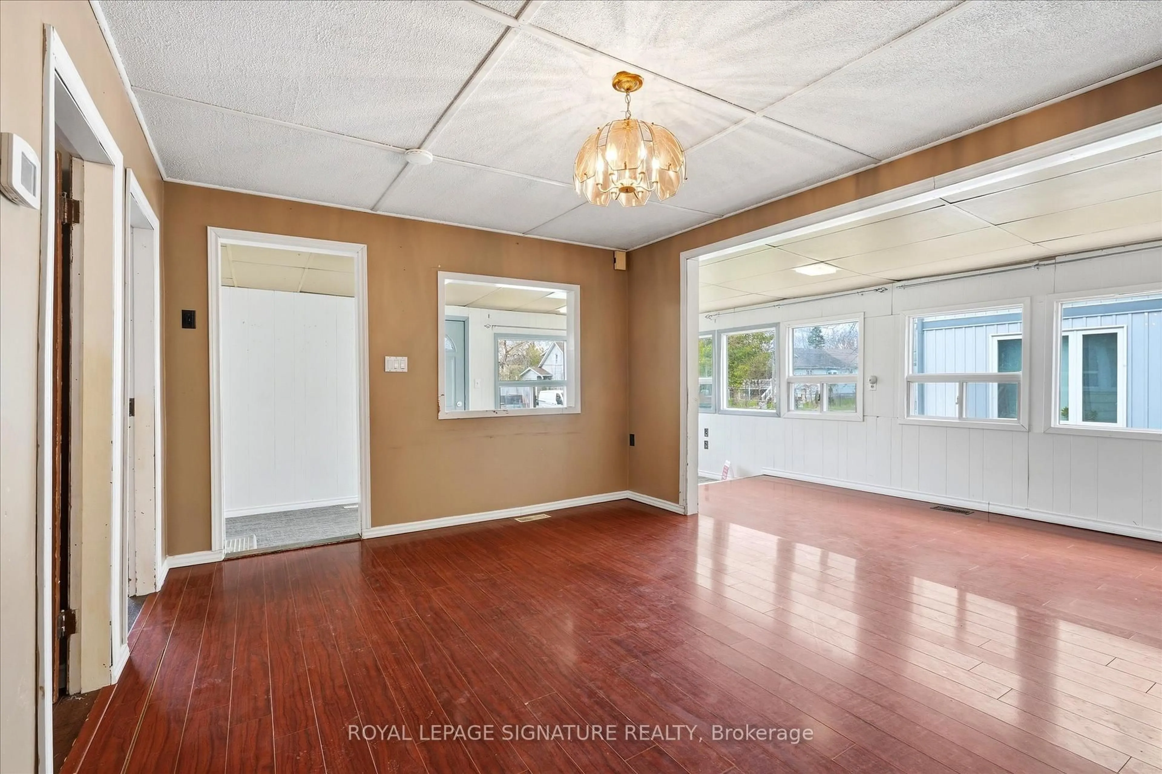Unknown for 54 Farley Circ, Georgina Ontario L0E 1S0