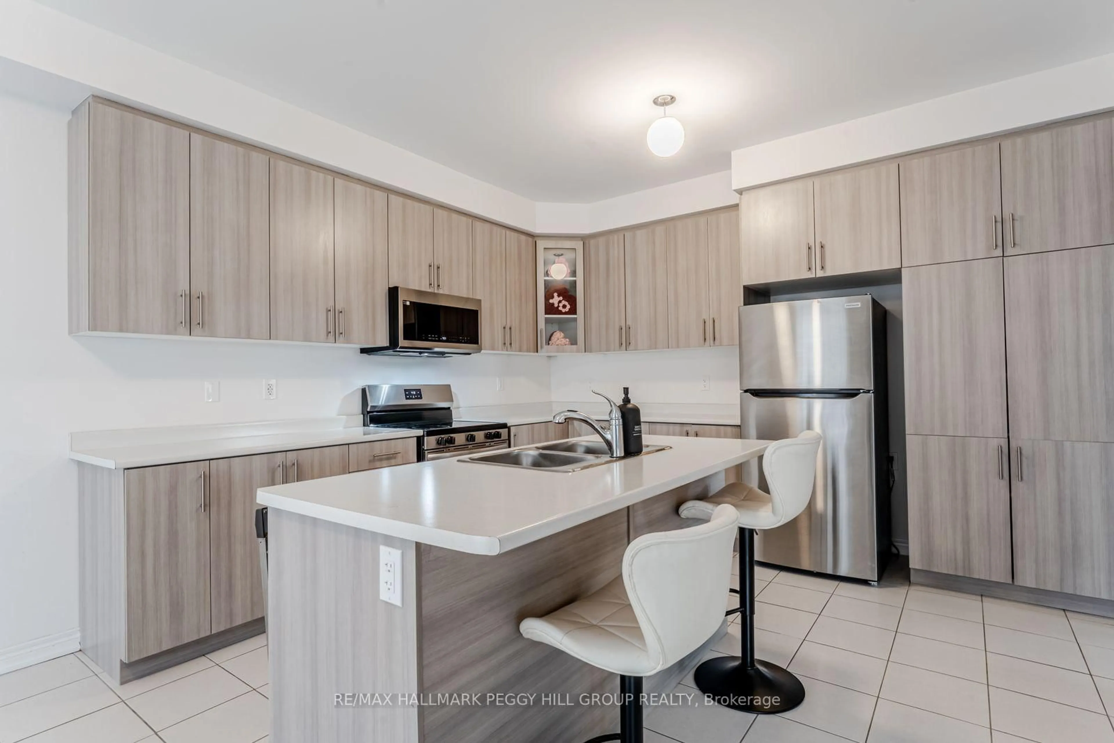 Standard kitchen, ceramic/tile floor for 17 Baycroft Blvd, Essa Ontario L3W 0L7