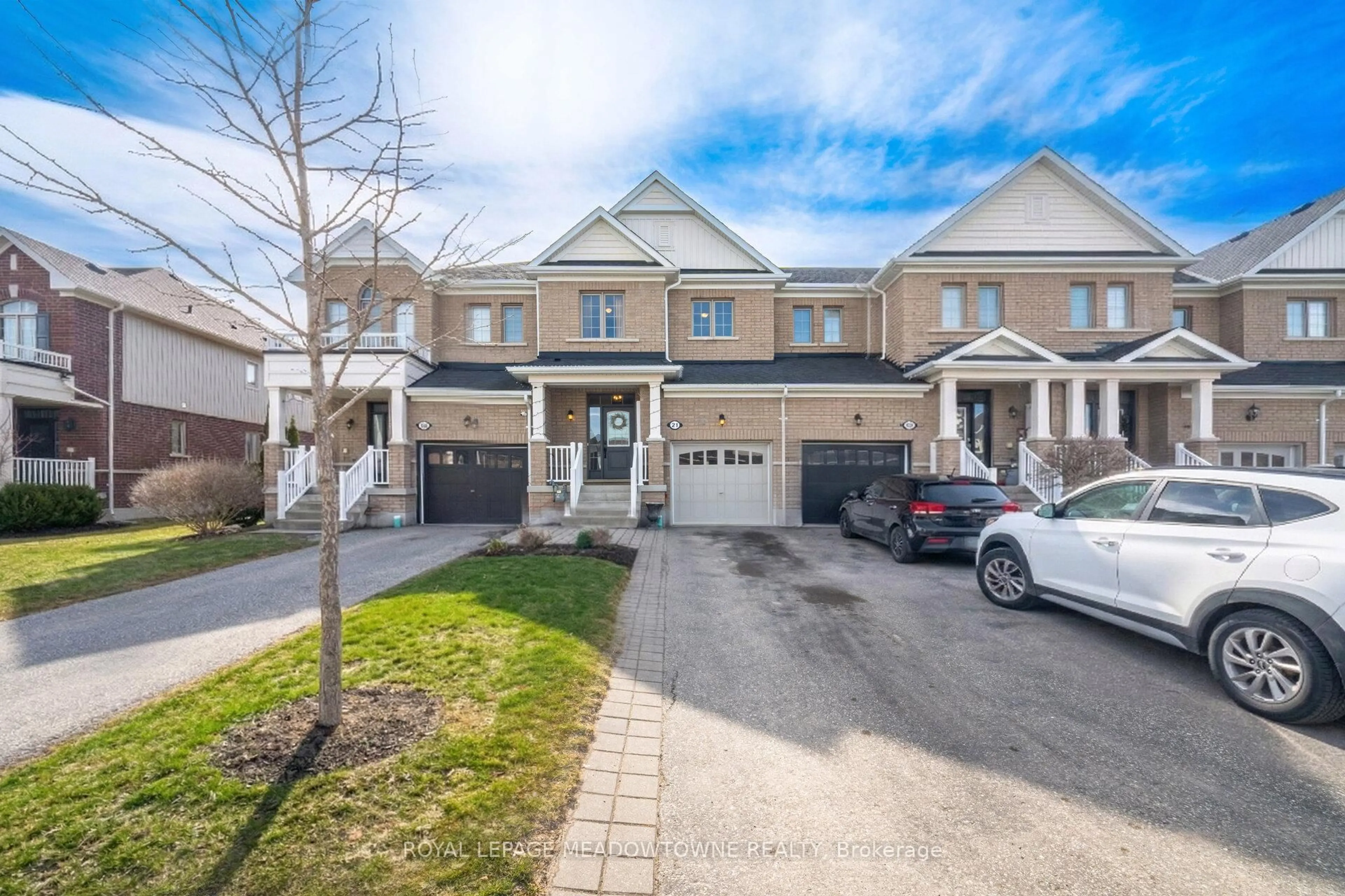 A pic from outside/outdoor area/front of a property/back of a property/a pic from drone, street for 21 Sharpe Cres, New Tecumseth Ontario L0G 1W0