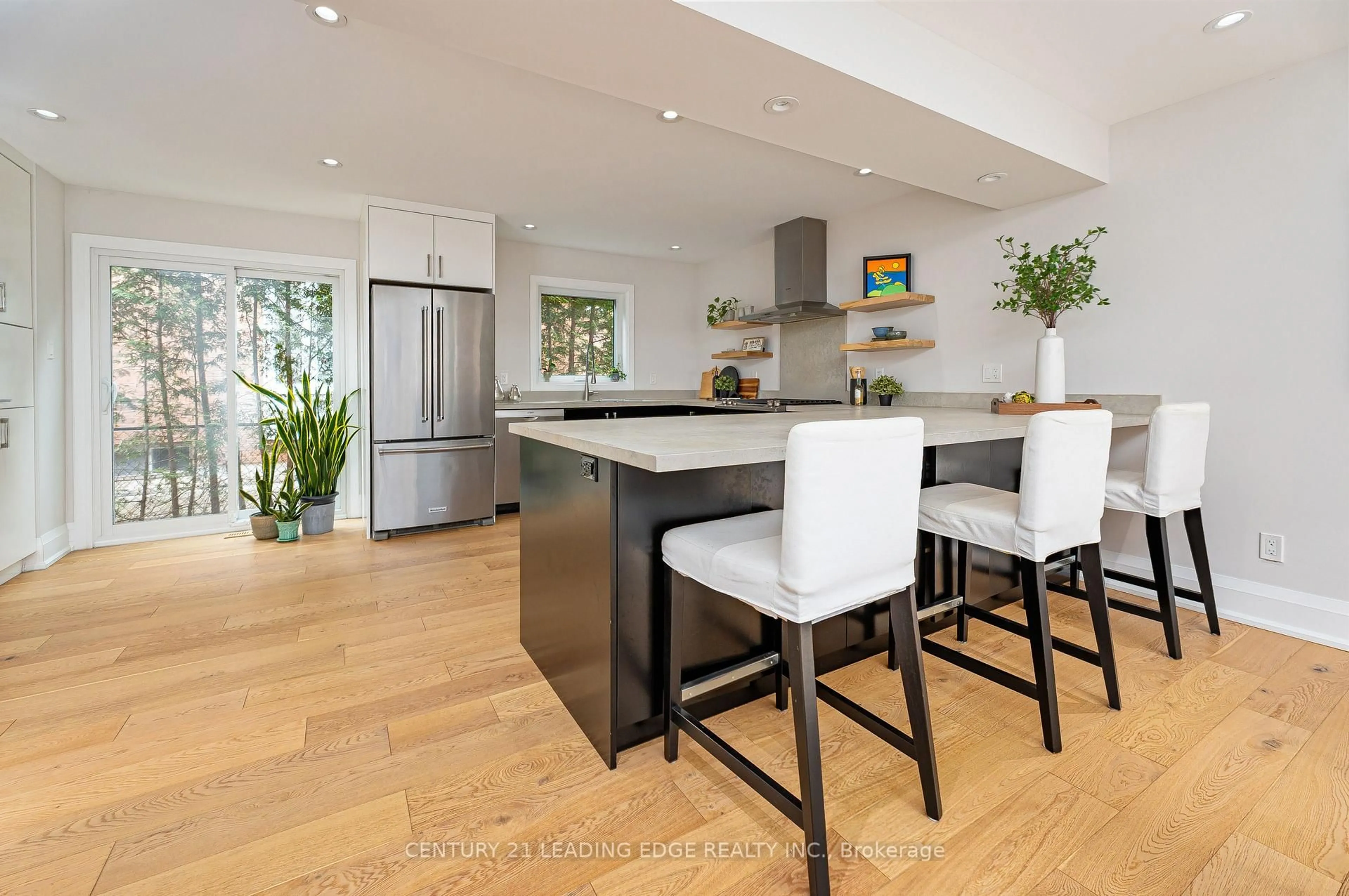 Contemporary kitchen, unknown for 59 Lanewood Dr, Aurora Ontario L4G 4V4