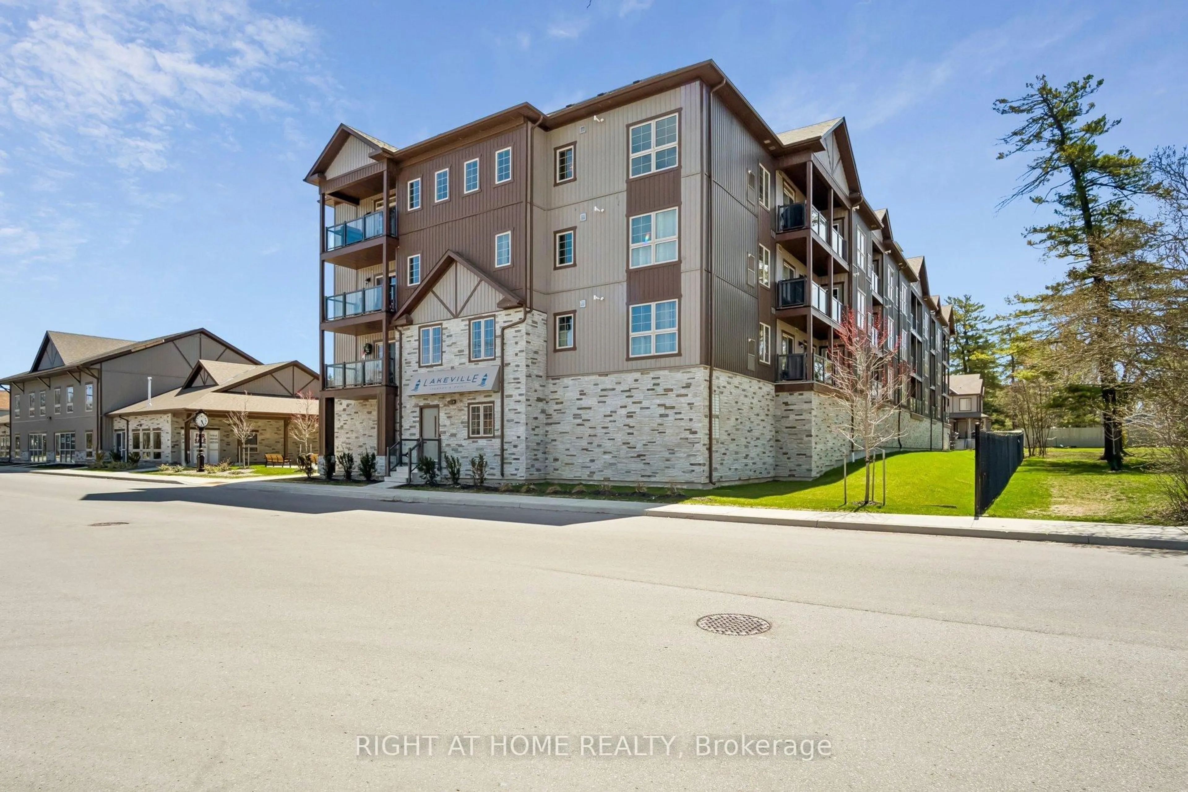 Unknown for 110 Grew Blvd #406, Georgina Ontario L0E 1L0