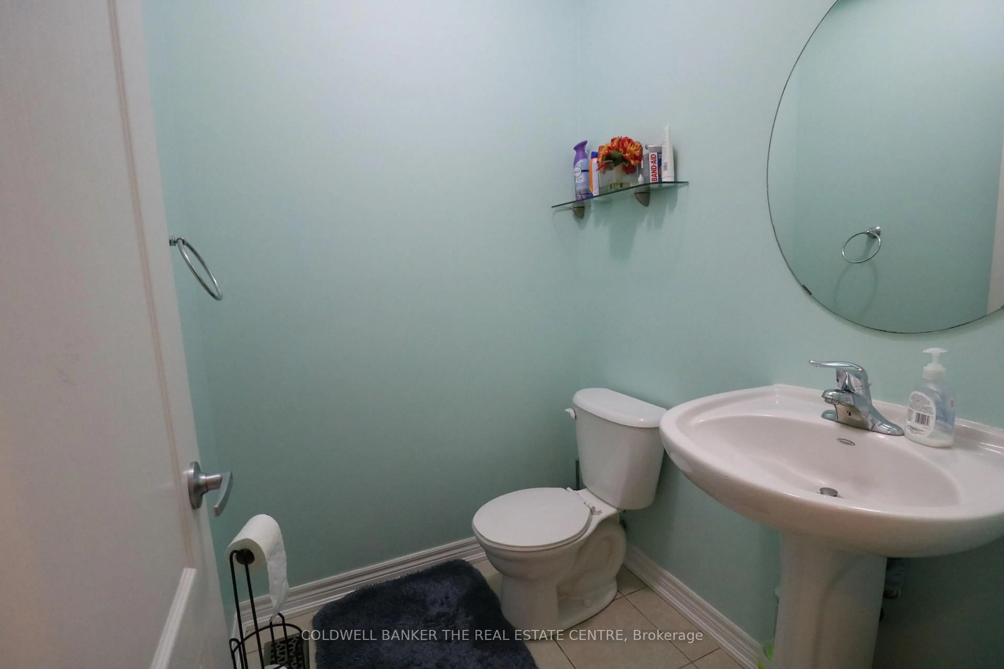 Standard bathroom, unknown for 116 Mccann Cres, Bradford West Gwillimbury Ontario L3Z 0M5