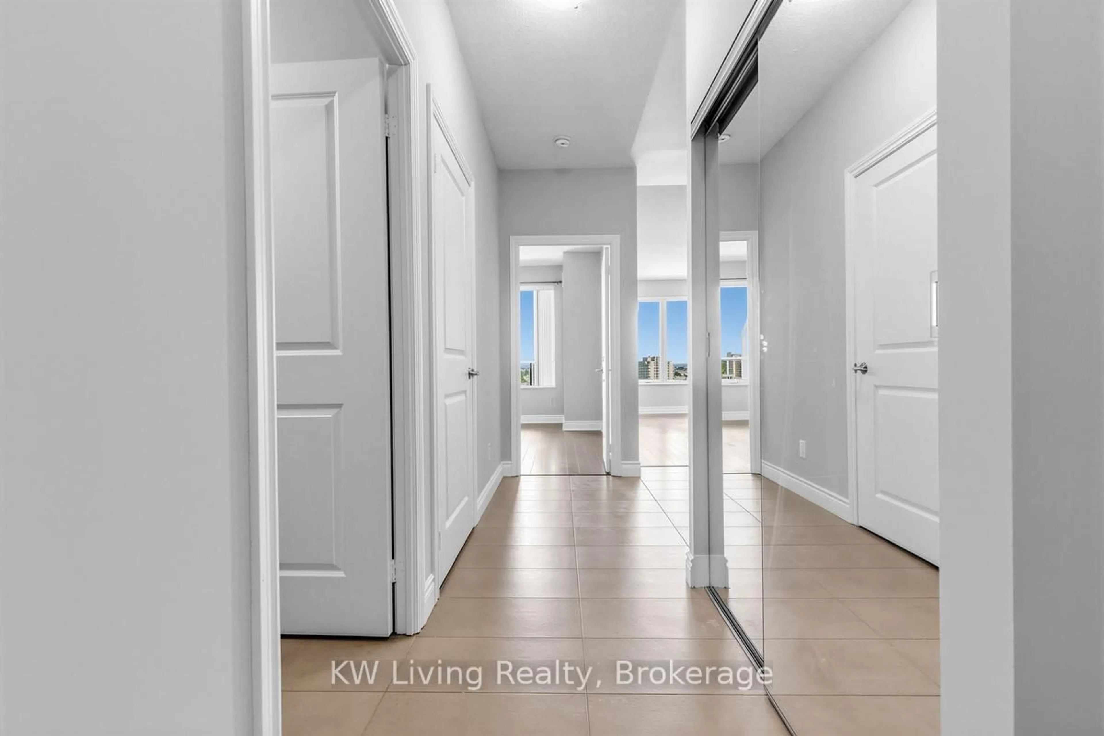 Indoor entryway for 277 South Park Rd #1202, Markham Ontario L3T 0B7