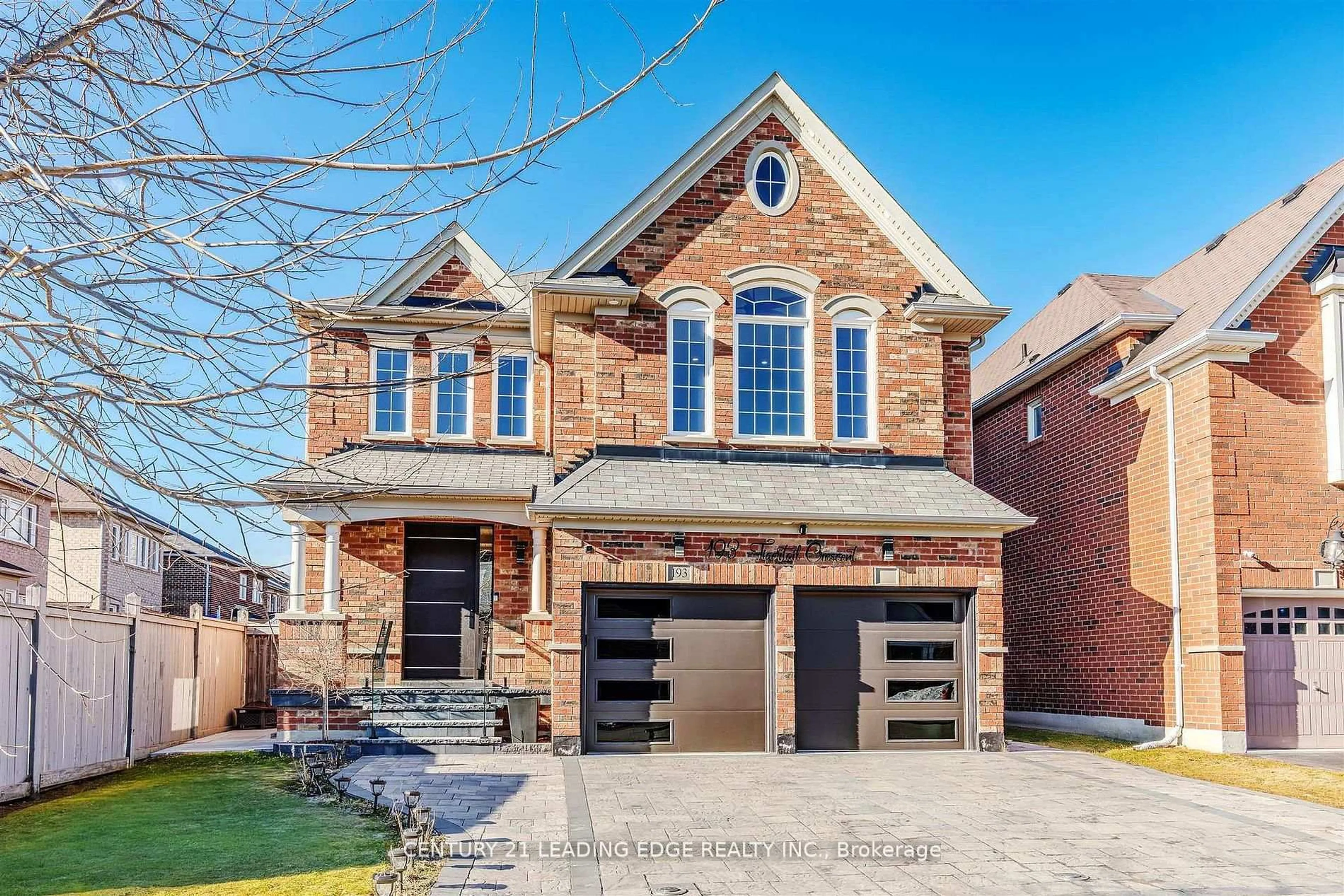 Home with brick exterior material, street for 193 Tigertail Cres, Bradford West Gwillimbury Ontario L3Z 2A5