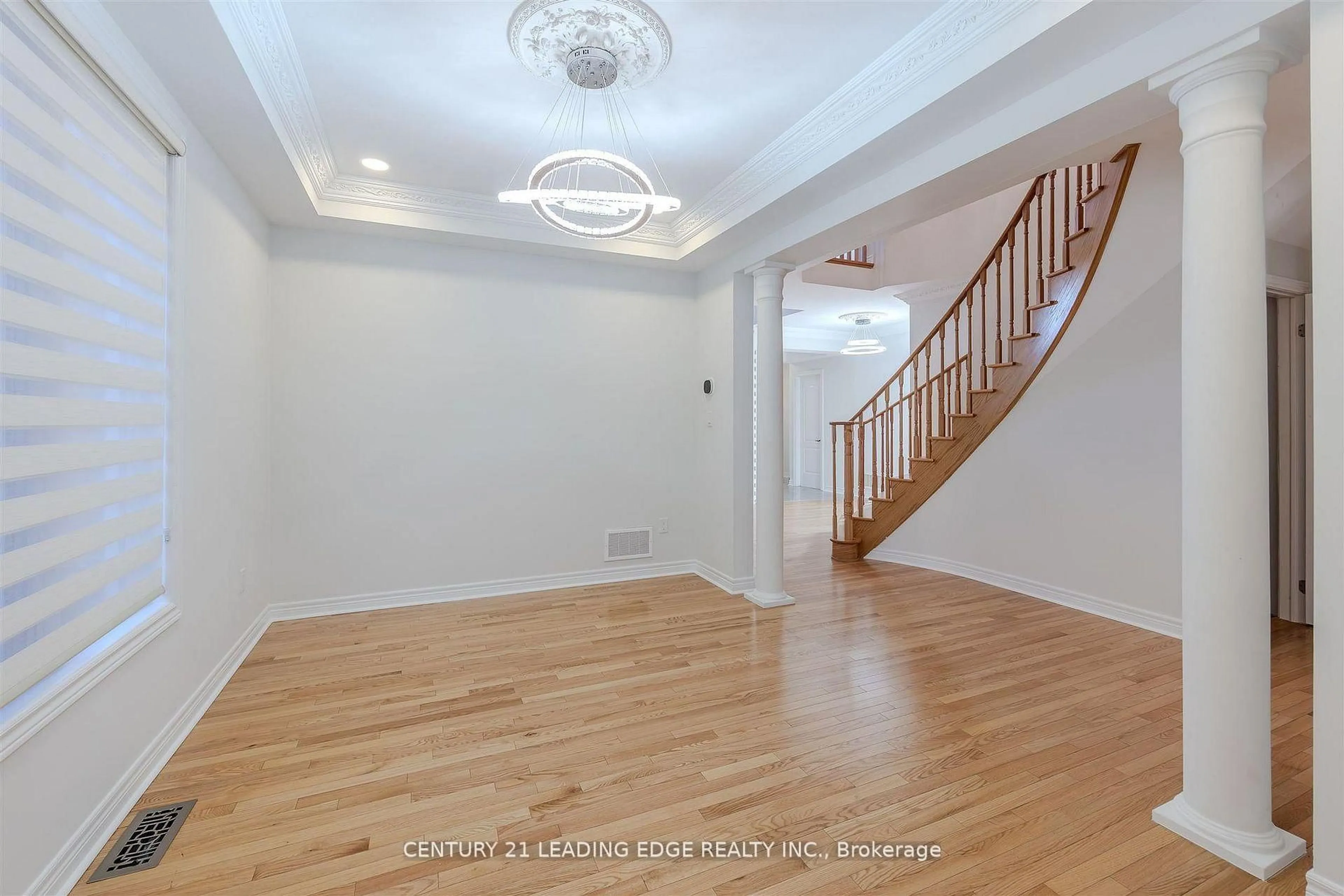 Unknown for 193 Tigertail Cres, Bradford West Gwillimbury Ontario L3Z 2A5