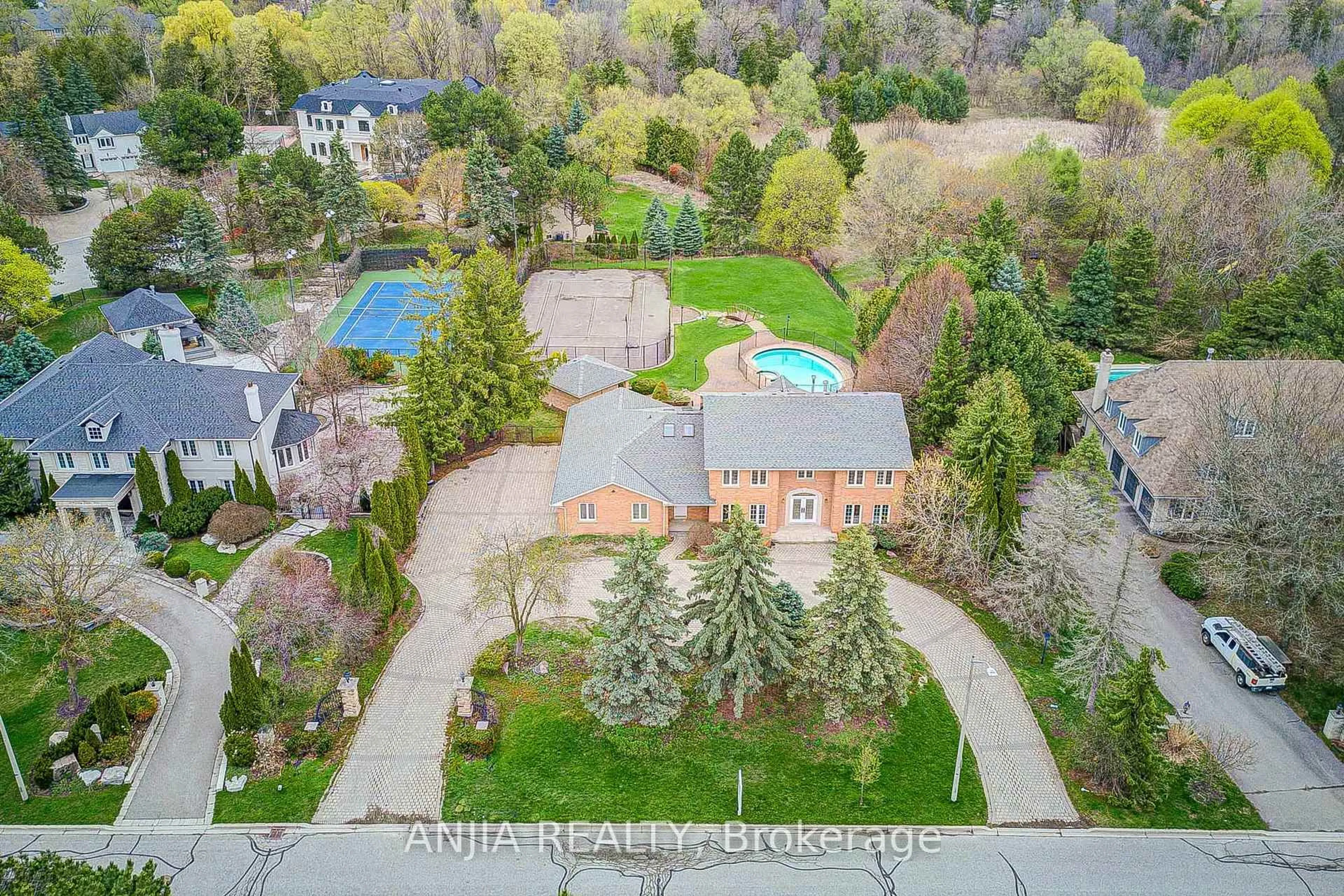 A pic from outside/outdoor area/front of a property/back of a property/a pic from drone, water/lake/river/ocean view for 20 Country Estates Dr, Markham Ontario L6C 1A4