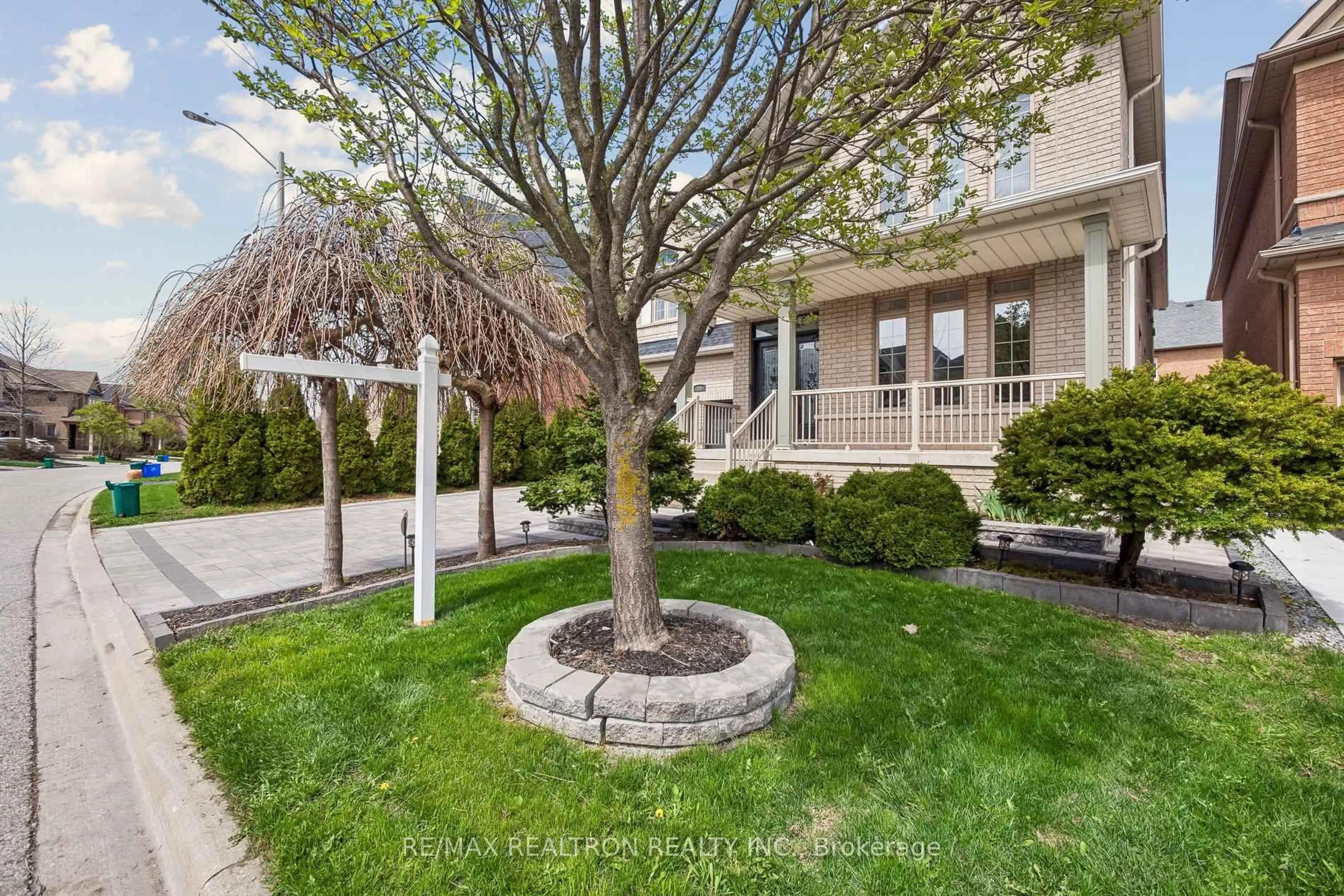 Patio, street for 146 Seabreeze Ave, Vaughan Ontario L4J 9H1