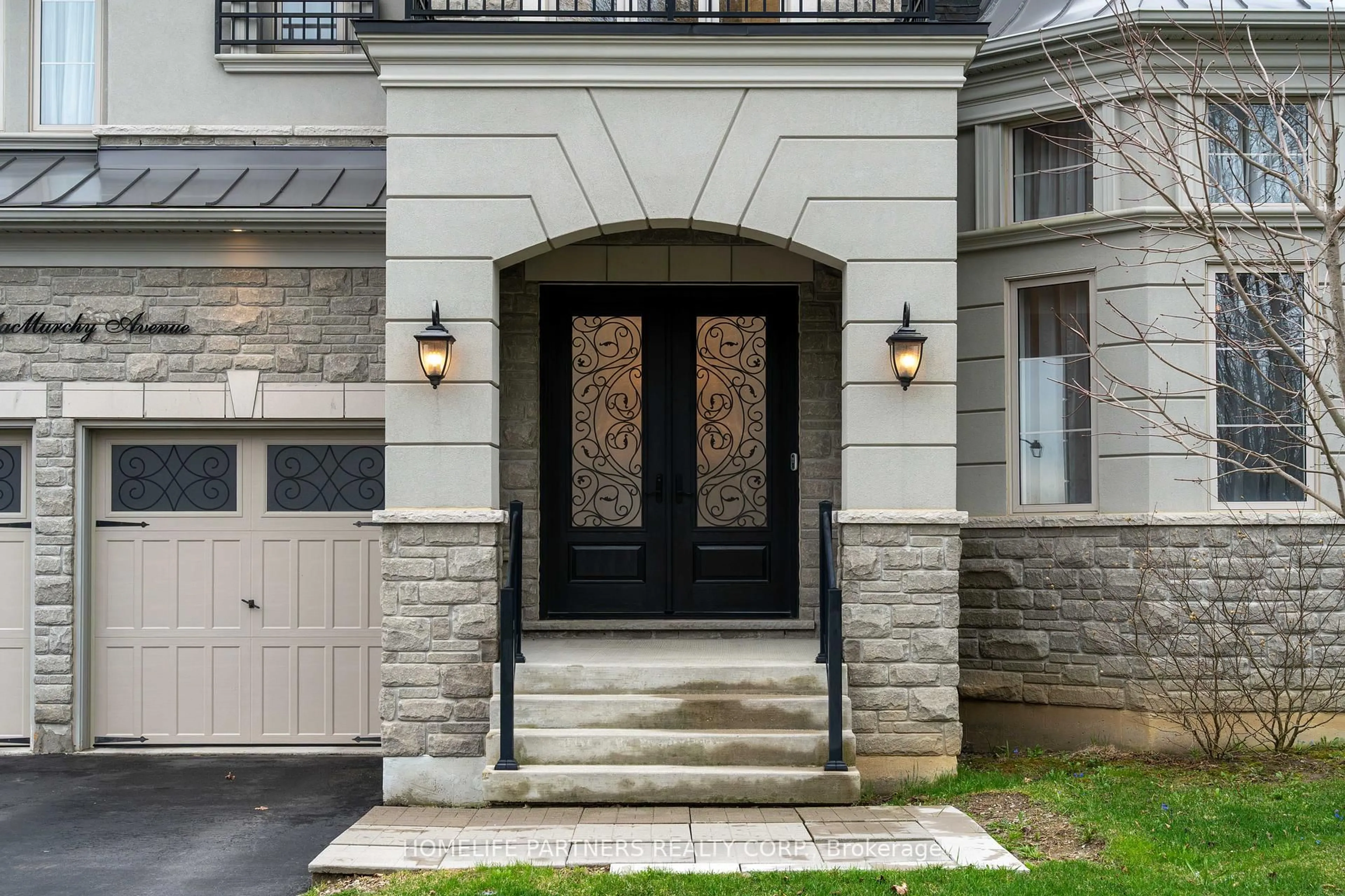 Indoor entryway for 23 Macmurchy Ave, King Ontario L0J 1C0