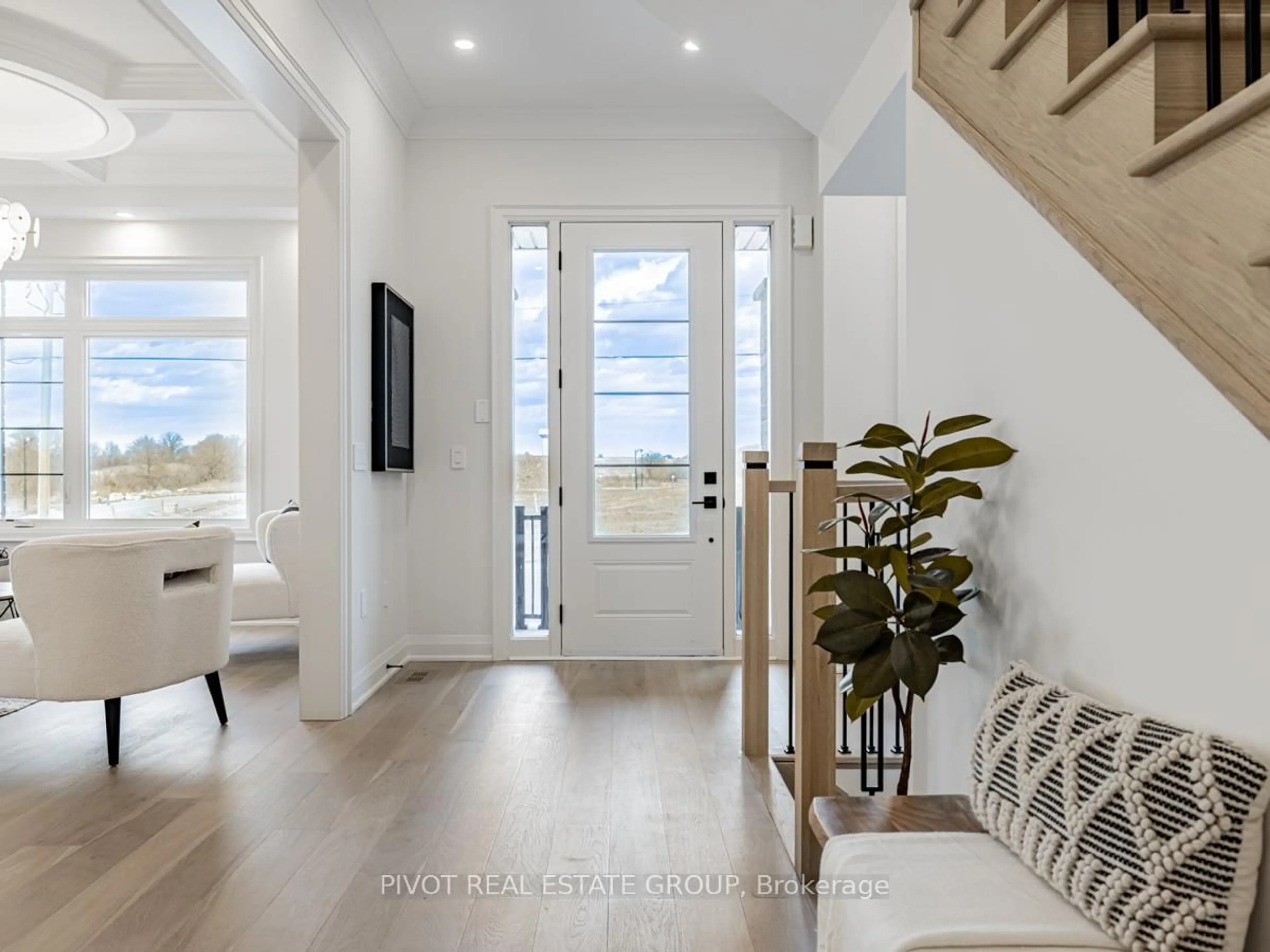 Indoor entryway for 5 Rowe St, Bradford West Gwillimbury Ontario L3Z 4M9