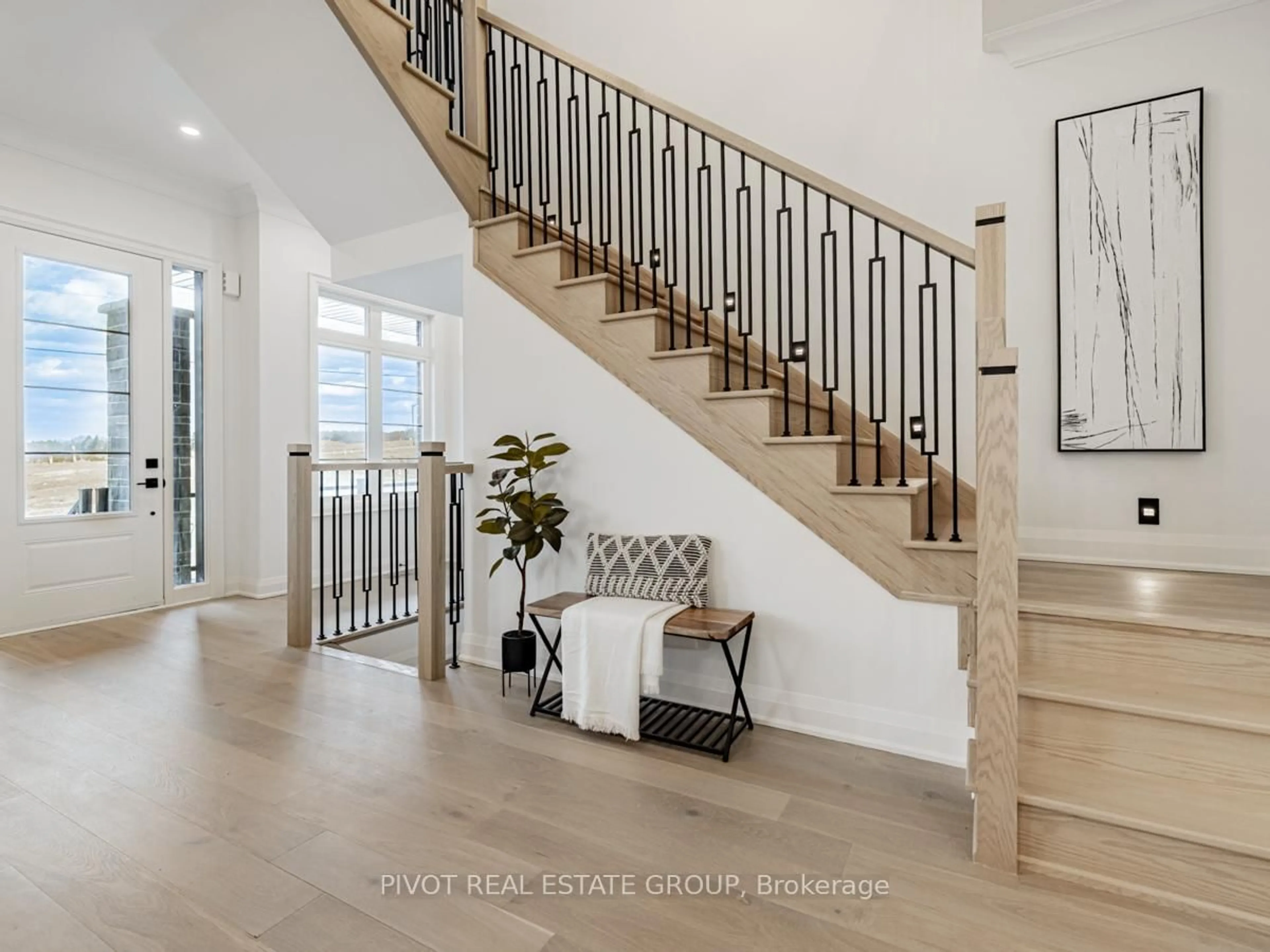 Indoor entryway for 5 Rowe St, Bradford West Gwillimbury Ontario L3Z 4M9