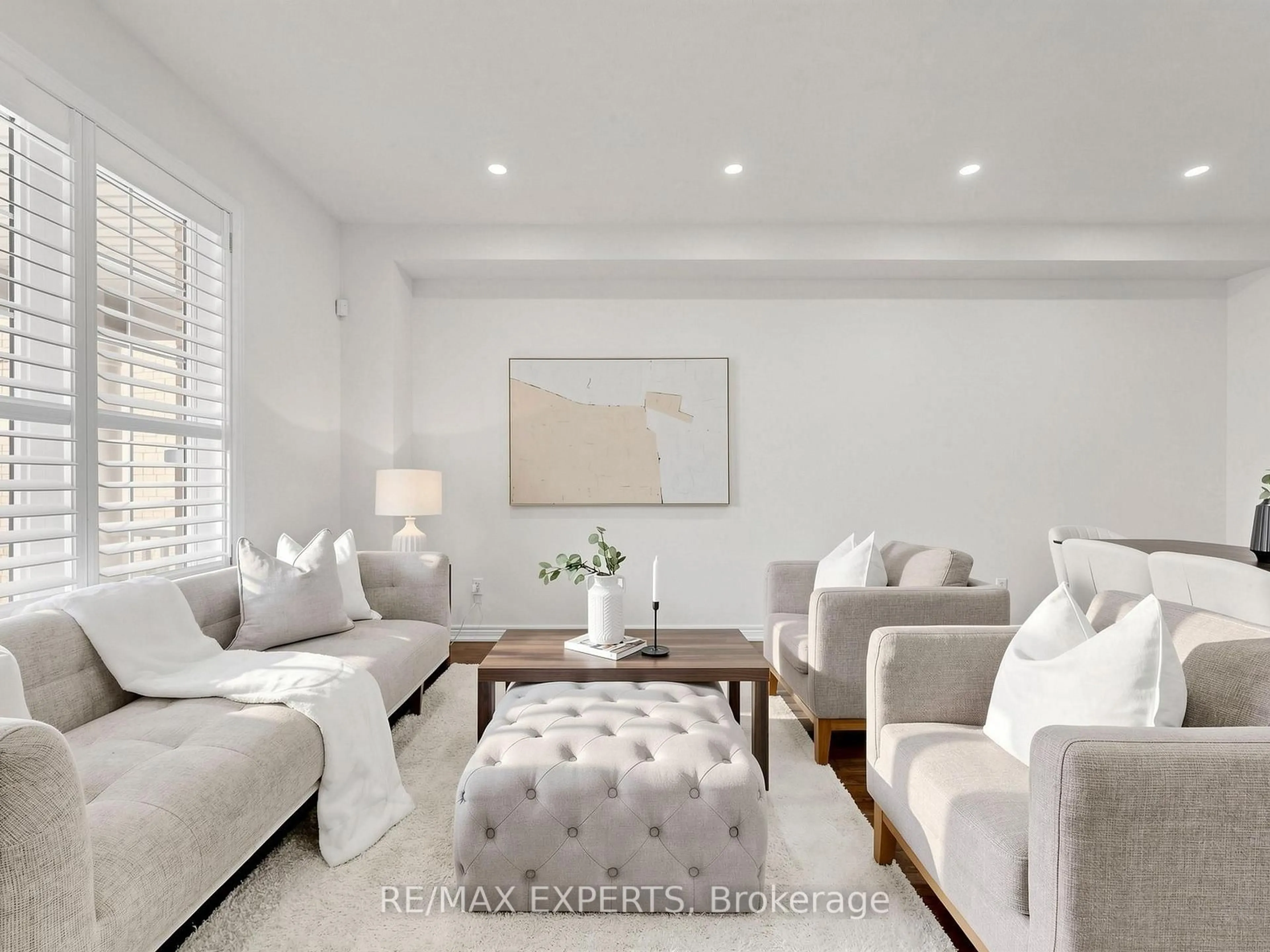 Living room with furniture, unknown for 30 Johncrest Way, Vaughan Ontario L4H 2K6
