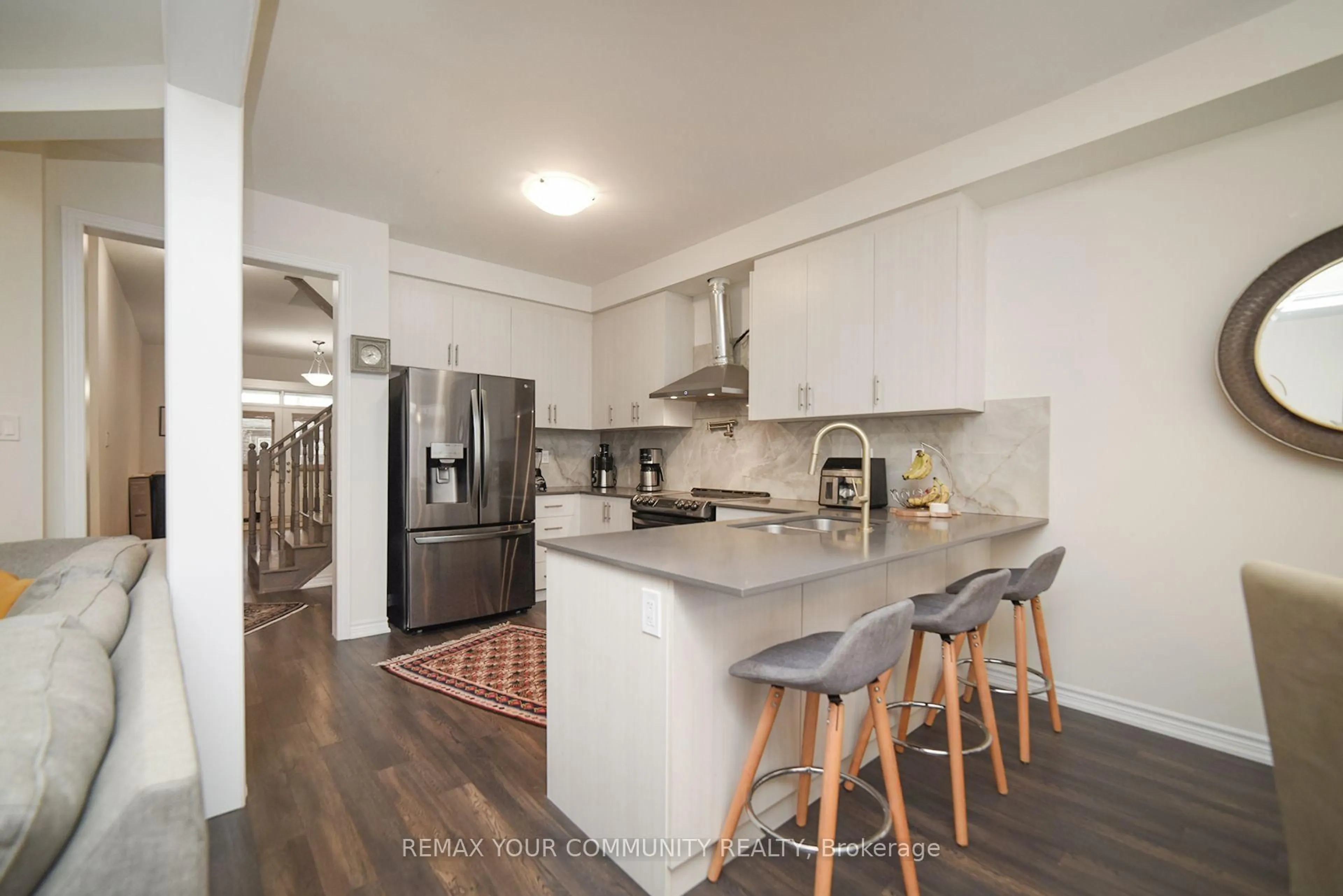 Open concept kitchen, unknown for 12 Viola St, East Gwillimbury Ontario L9N 0T6