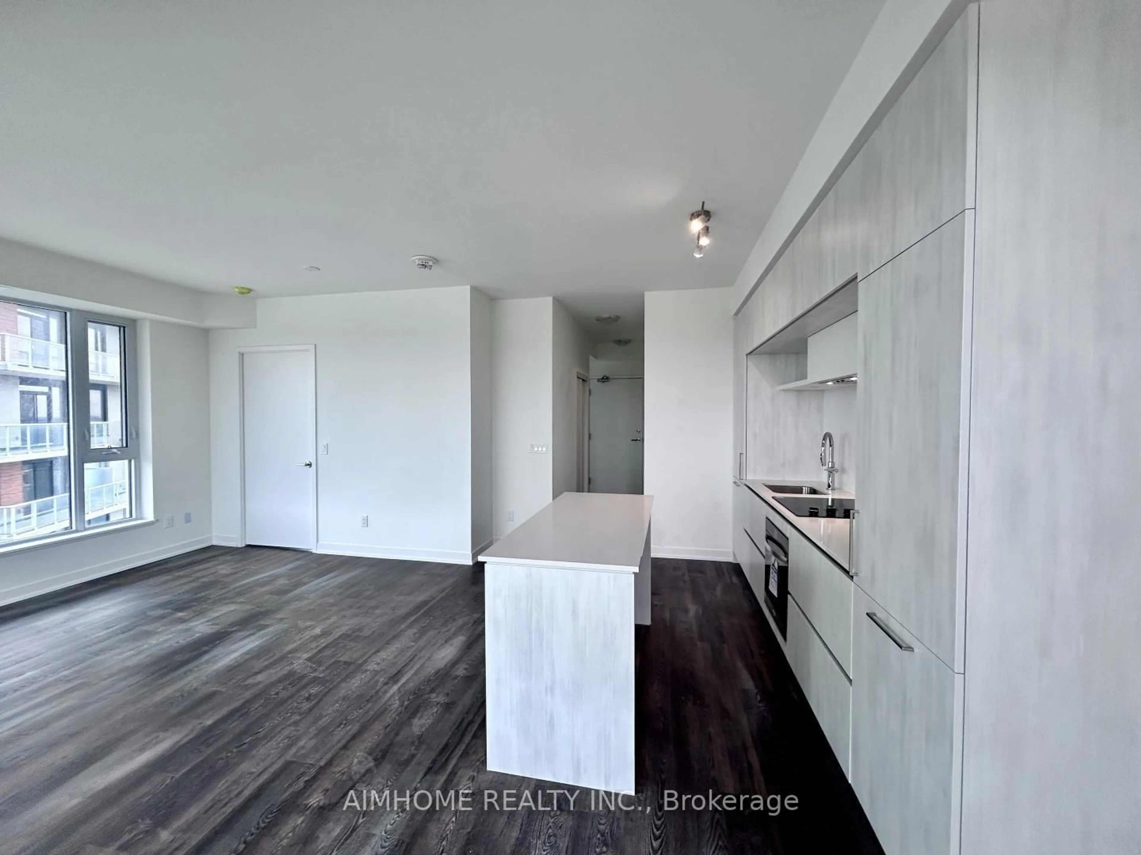Standard kitchen, unknown for 2 David Eyer Rd #829, Richmond Hill Ontario L4S 0N6