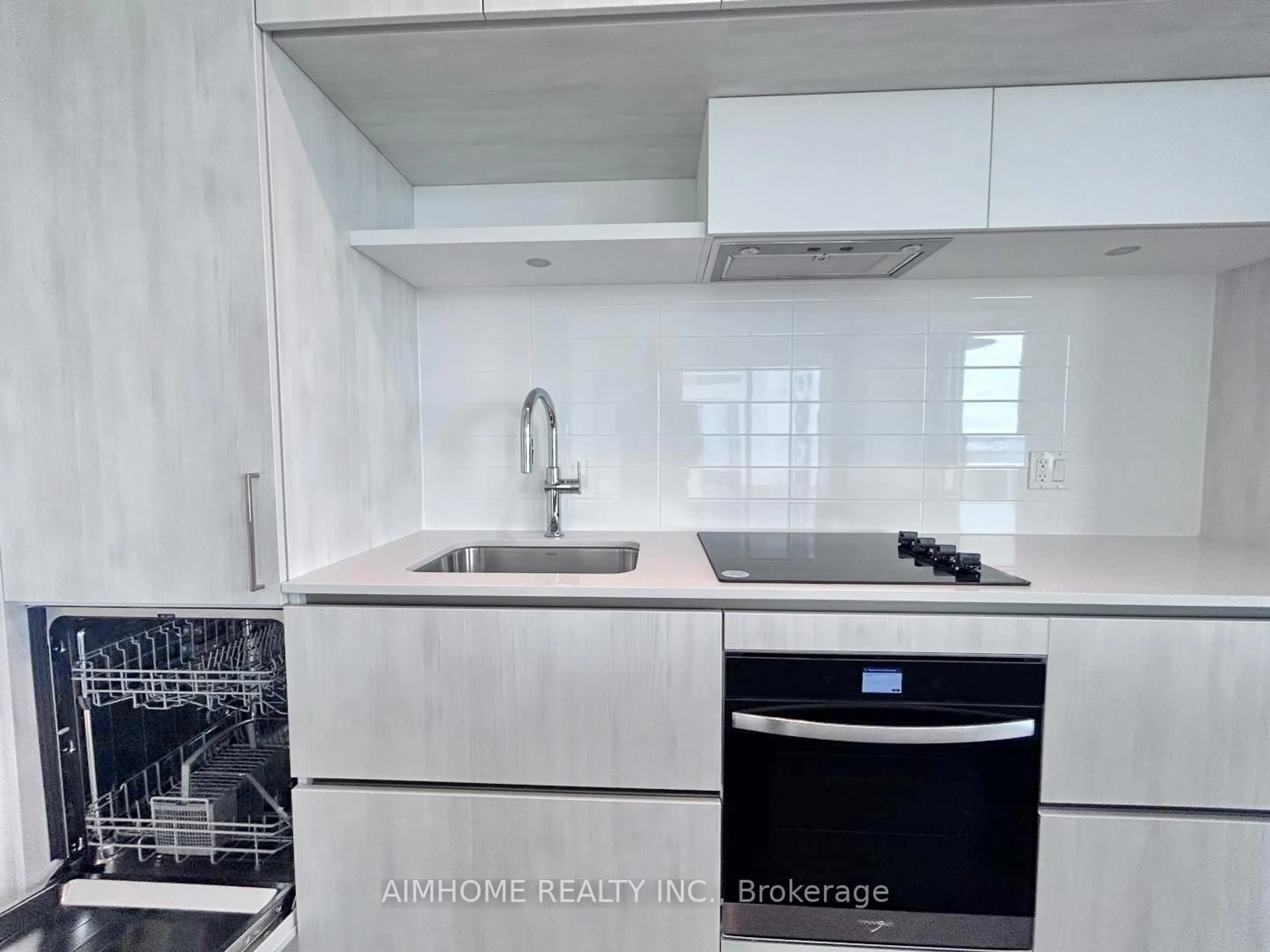 Standard kitchen, ceramic/tile floor for 2 David Eyer Rd #829, Richmond Hill Ontario L4S 0N6