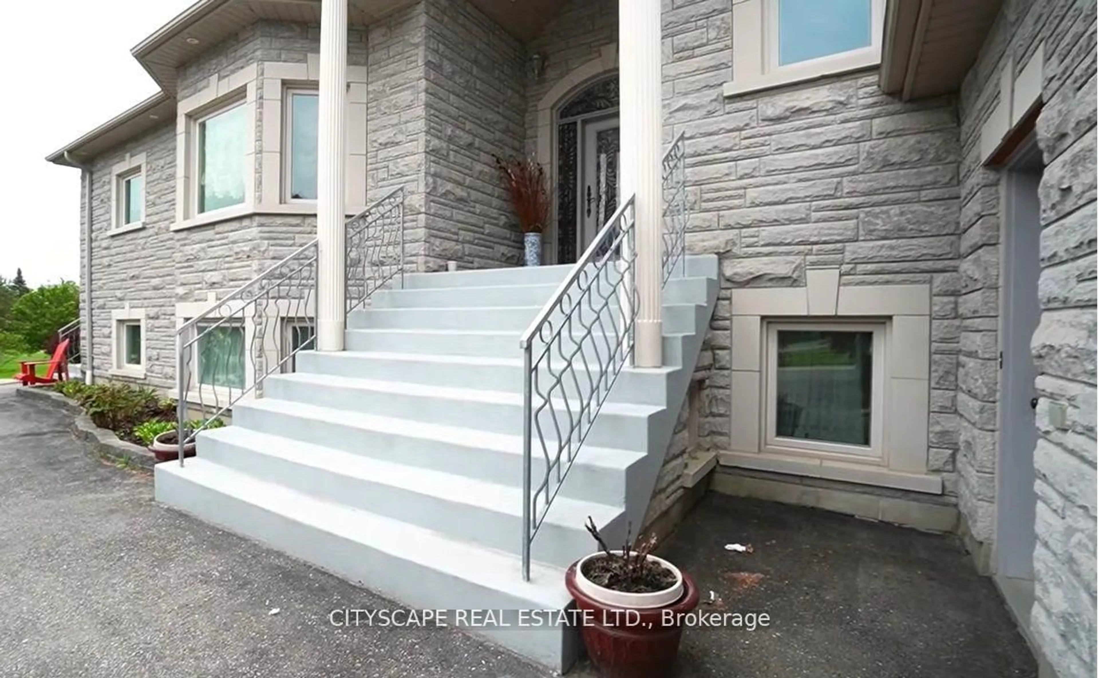 Stairs for 41 Diana Dr, King Ontario L0G 1N0