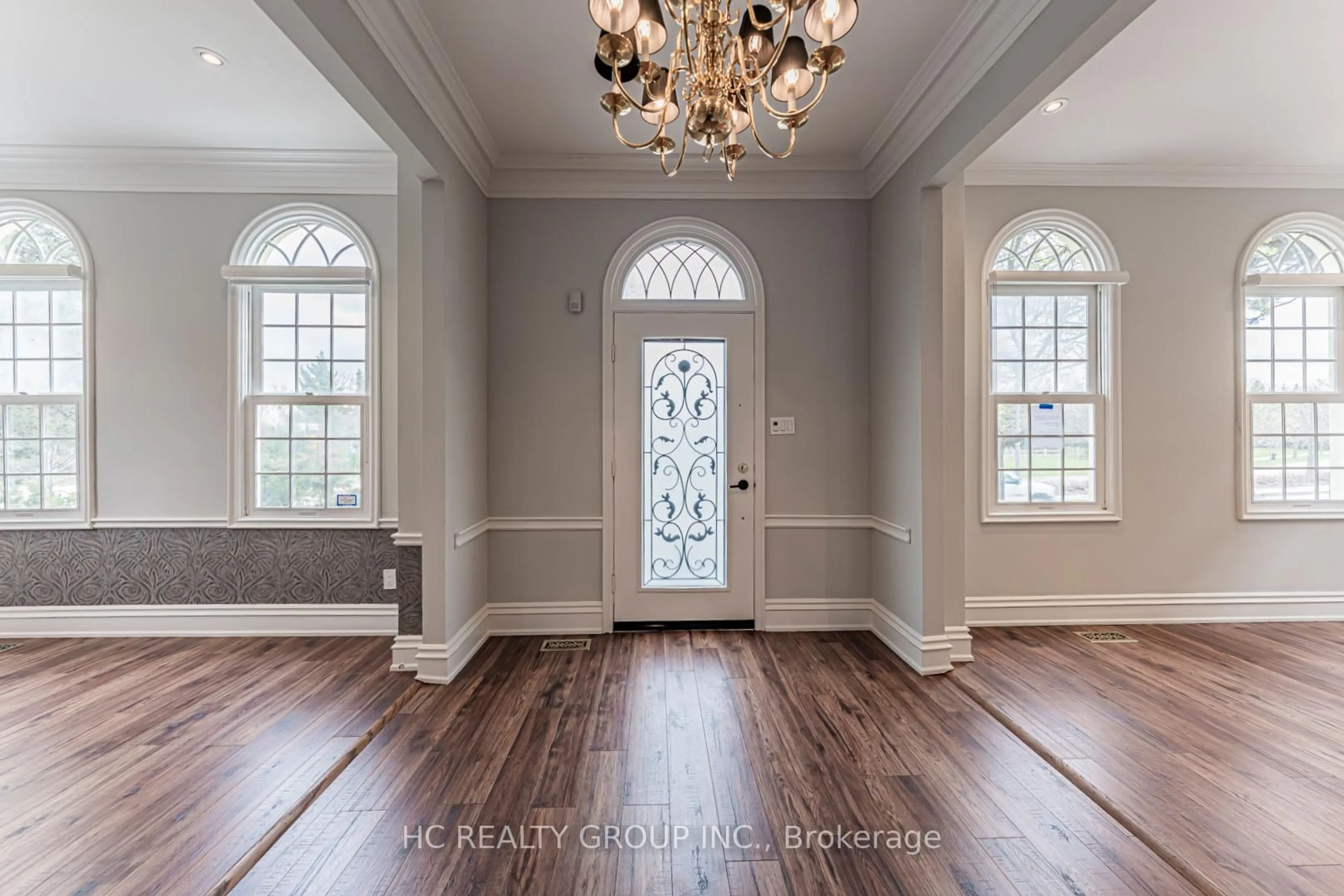 Indoor entryway for 68 Regent St, Richmond Hill Ontario L4C 9C5