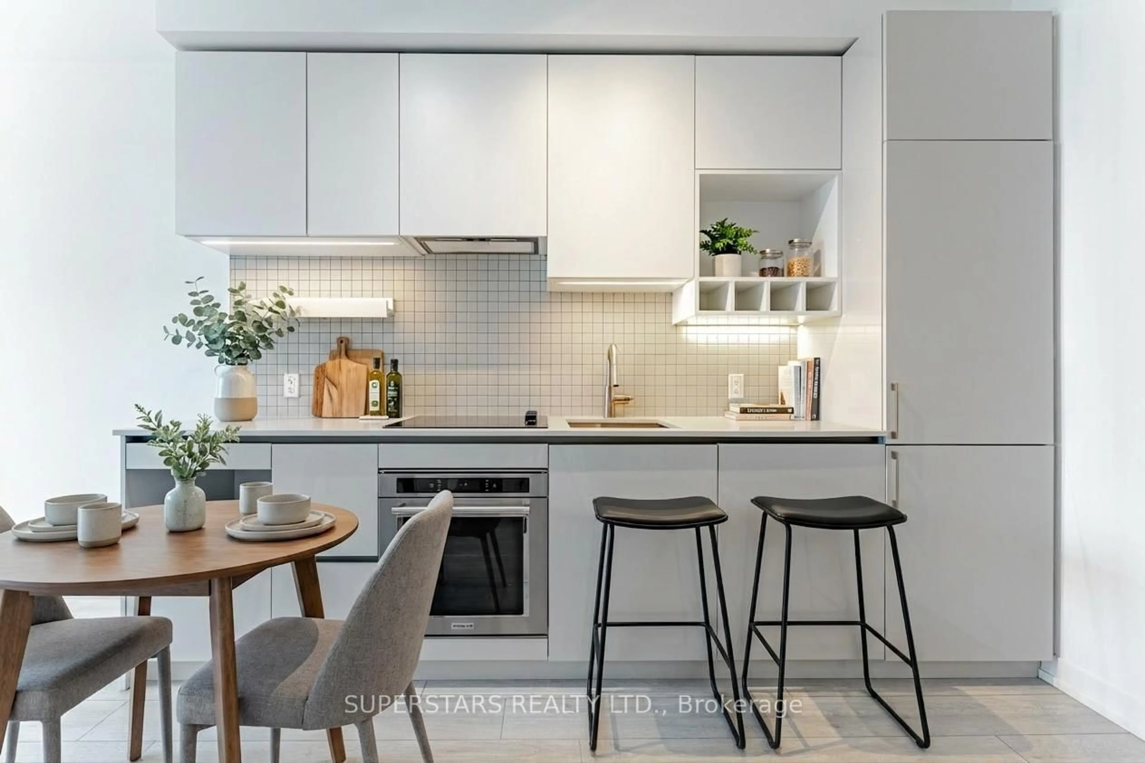 Contemporary kitchen, unknown for 950 Portage Pkwy #5510, Vaughan Ontario L4K 0J7